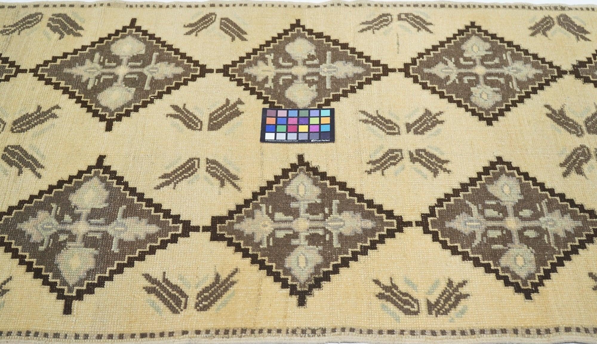 Vintage Turkish Rug 3'2'' x 6'7'' For Sale 3