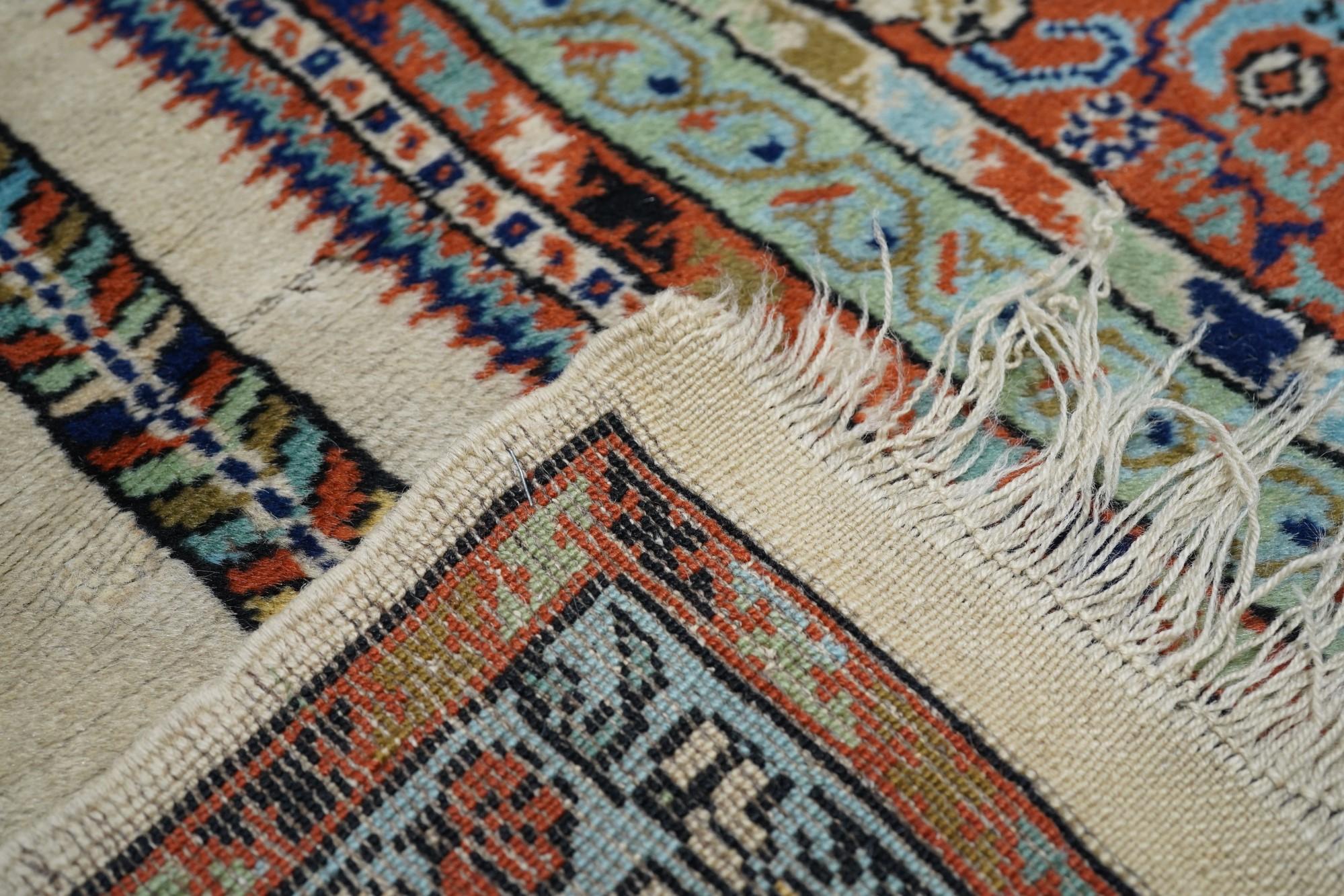 Türkischer Teppich im Vintage-Stil 4'1'' x 6'7'' im Angebot 5