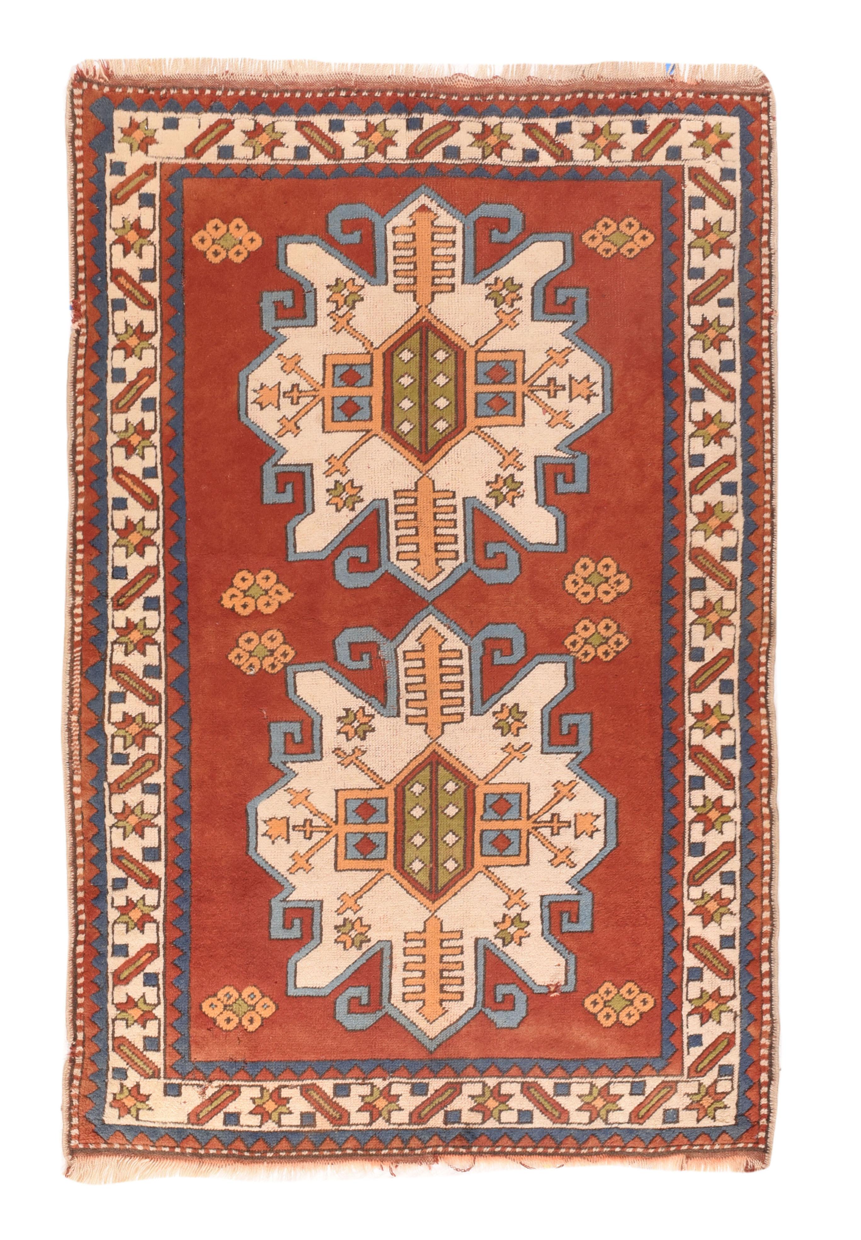 Türkischer Teppich im Vintage-Stil 4'5'' x 6'7'' (Mitte des 20. Jahrhunderts) im Angebot