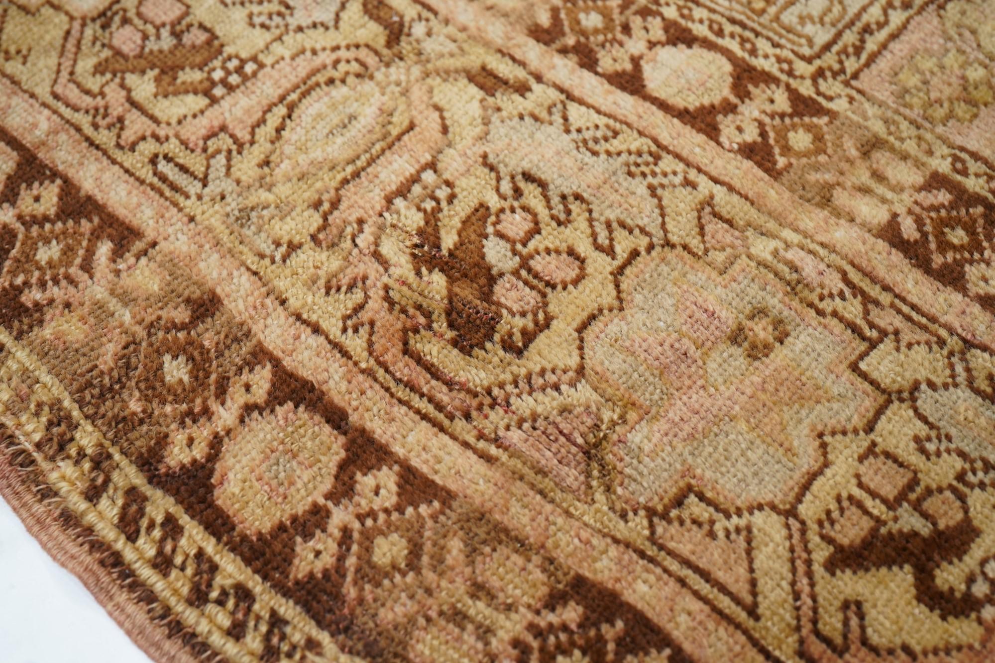 20th Century Vintage Turkish Rug 4'6'' x 6'5'' For Sale