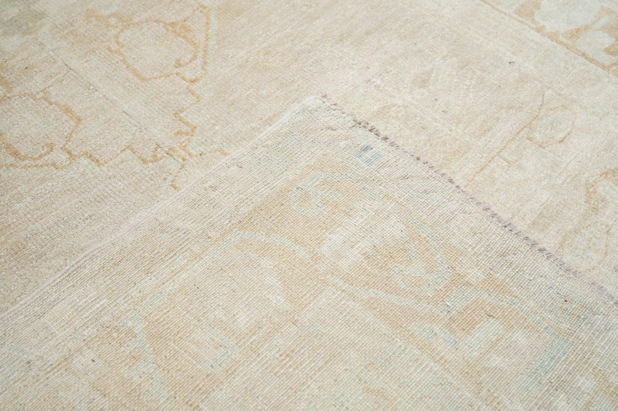Türkischer Vintage-Teppich 4'7'' x 8'10'' im Angebot 5