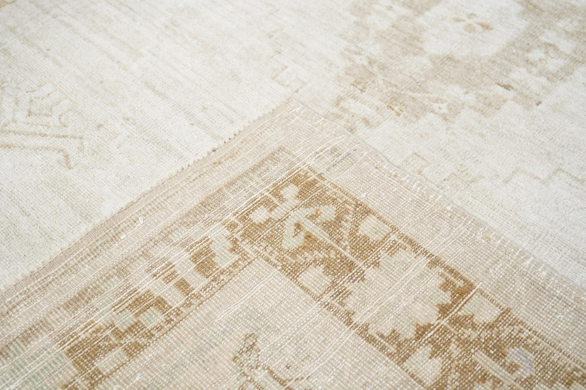 Türkischer Vintage-Teppich 4'9'' x 6'6'' im Angebot 2