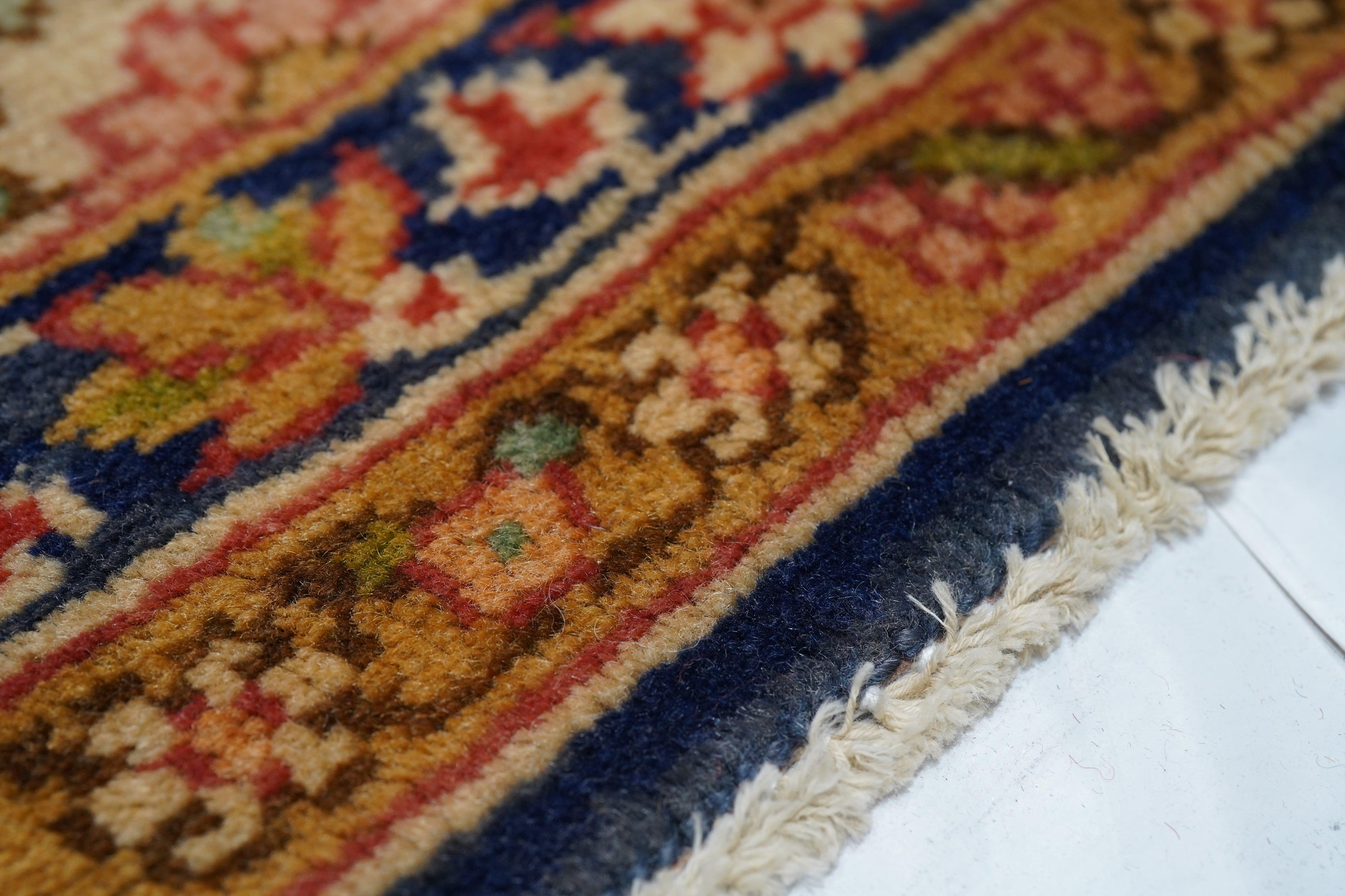 Vintage Turkish Rug 5'3'' x 7'8'' For Sale 1