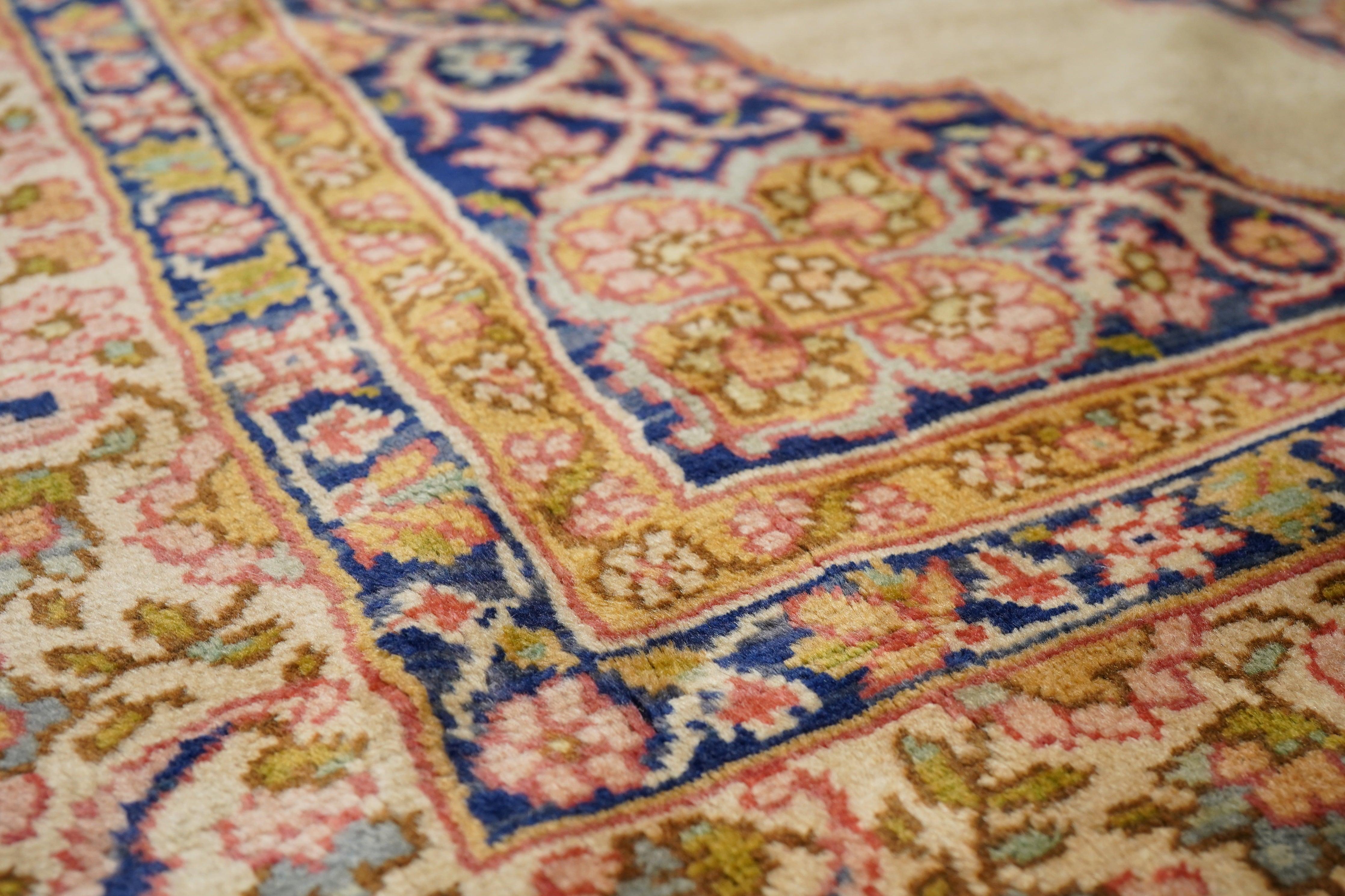 Vintage Turkish Rug 5'3'' x 7'8'' For Sale 2