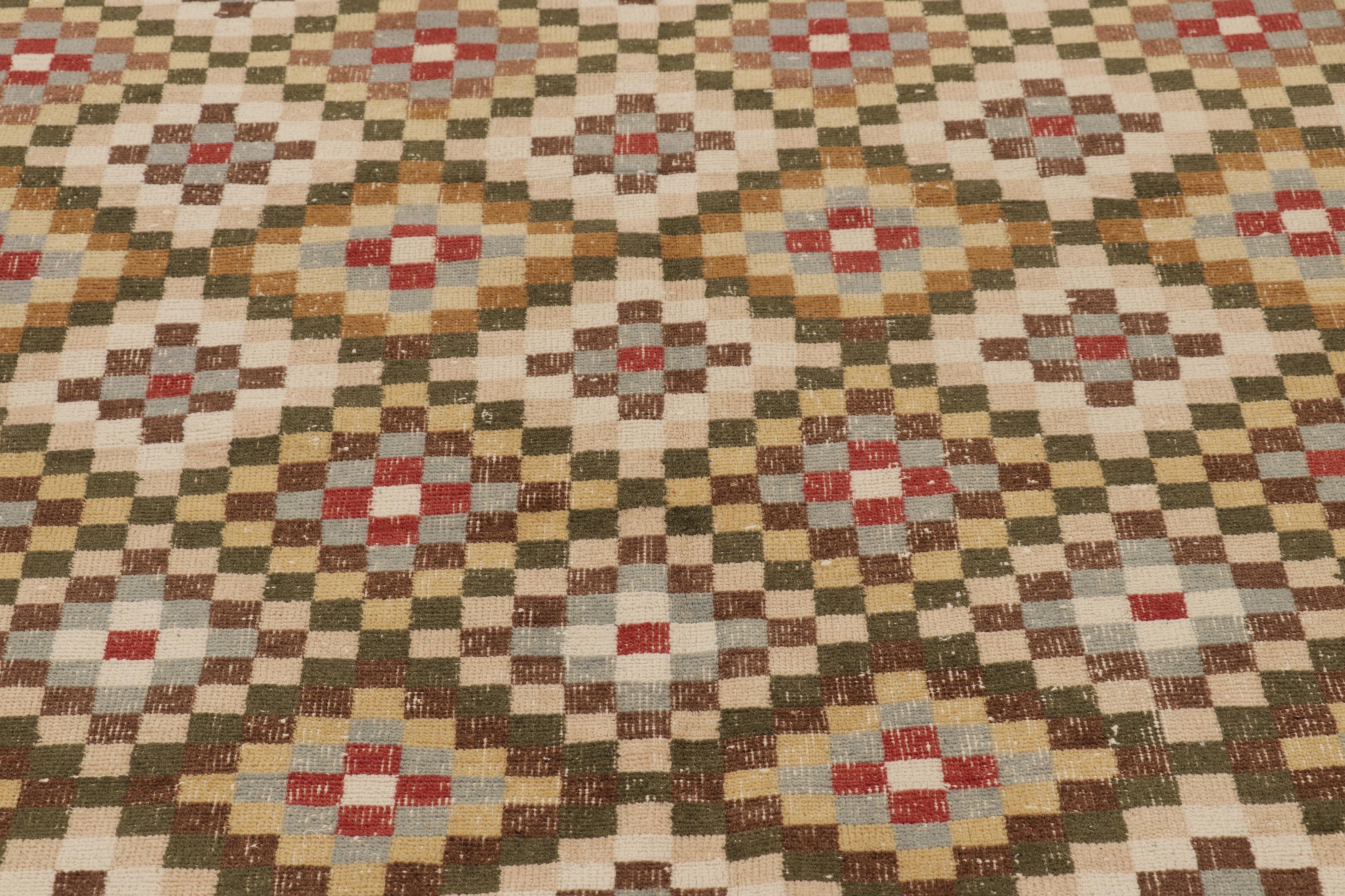 Dieser Vintage-Teppich ist ein 7x11 türkischen distressed Stück, mit handgeknüpfter Wolle circa Mitte des 20. Jahrhunderts gemacht. Er ist eine aufregende neue Ergänzung unserer Kollektion türkischer Teppiche. 

Über das Design:

Bewunderer des