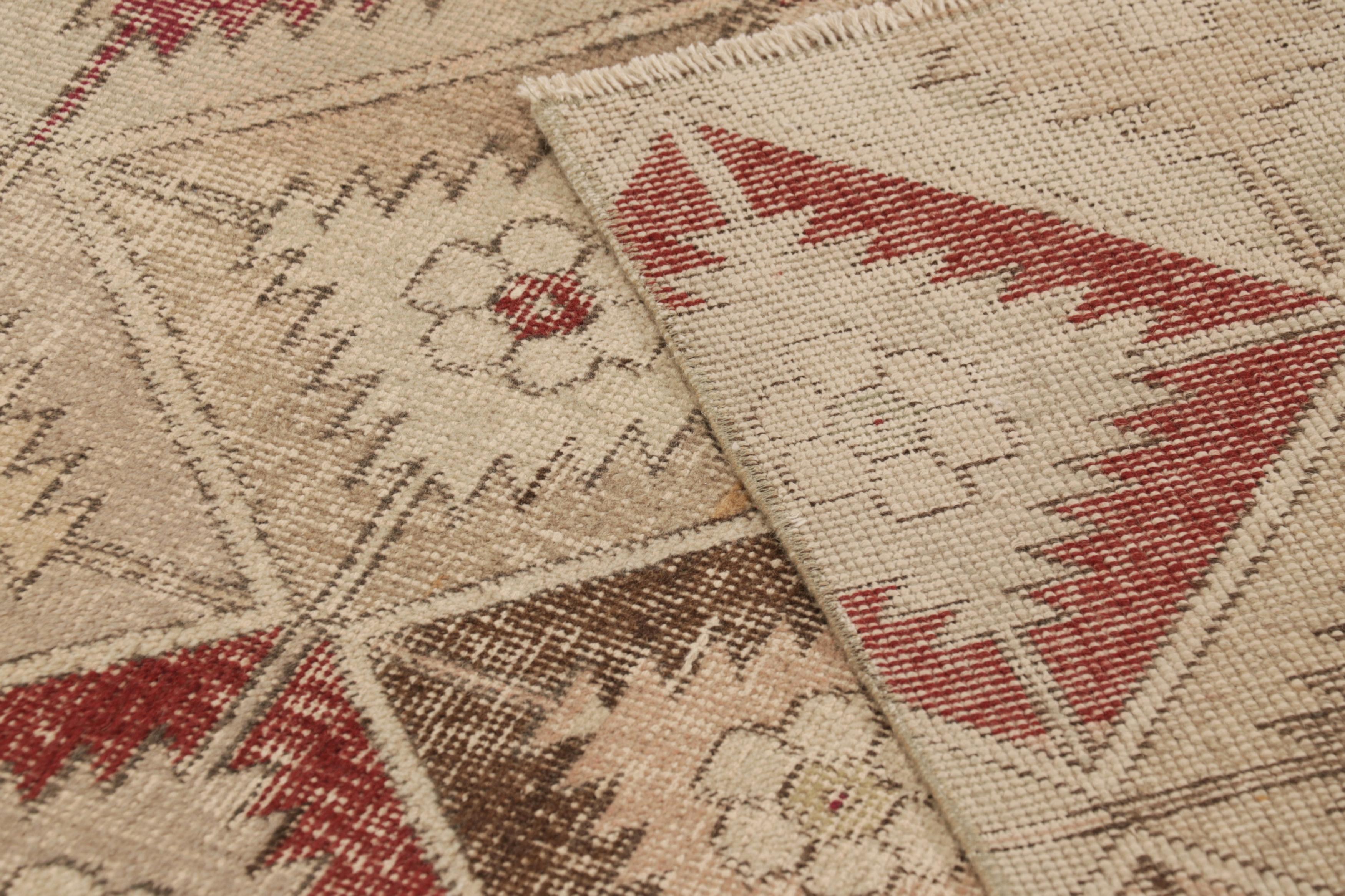 Türkischer Vintage-Teppich, Beige und Creme mit geometrischem Rautenmuster  Rug & Kilim im Angebot 2