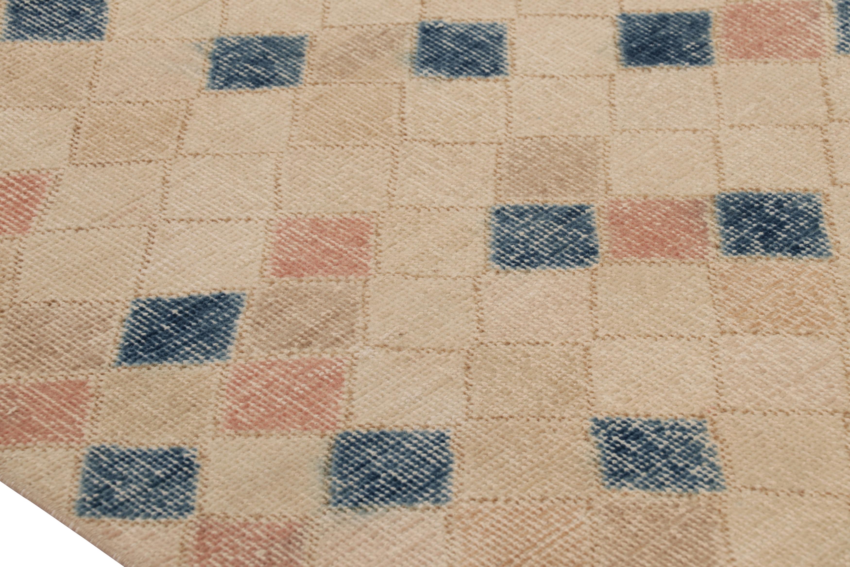 Türkischer Vintage-Teppich, Beige und Gold mit geometrischen Mustern - Rug & Kilim (Mitte des 20. Jahrhunderts) im Angebot