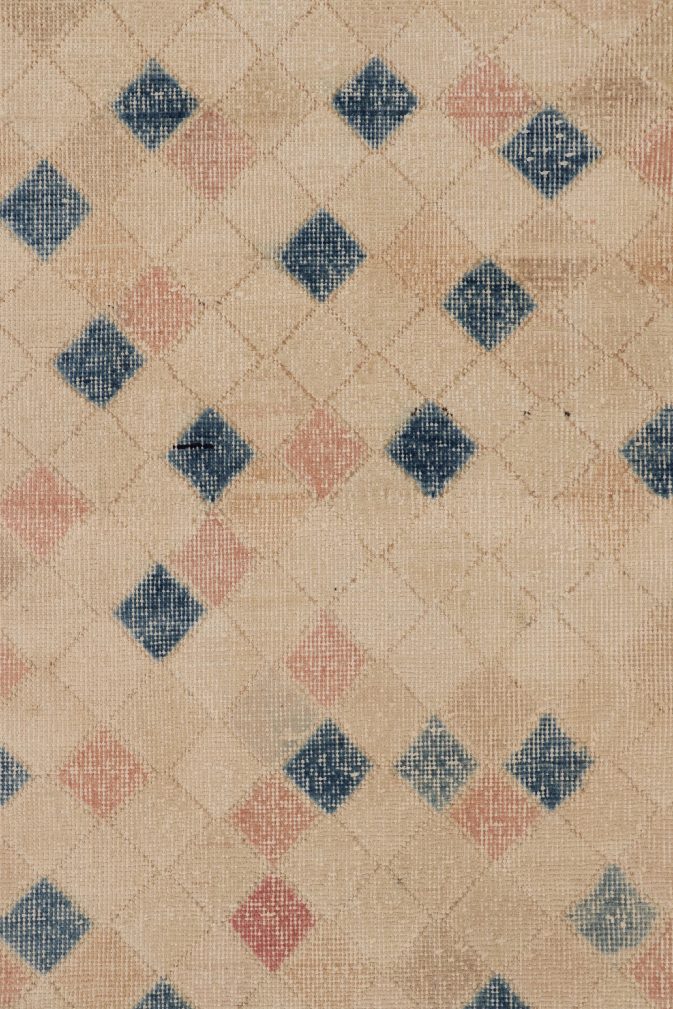 Türkischer Vintage-Teppich, Beige und Gold mit geometrischen Mustern - Rug & Kilim (Wolle) im Angebot