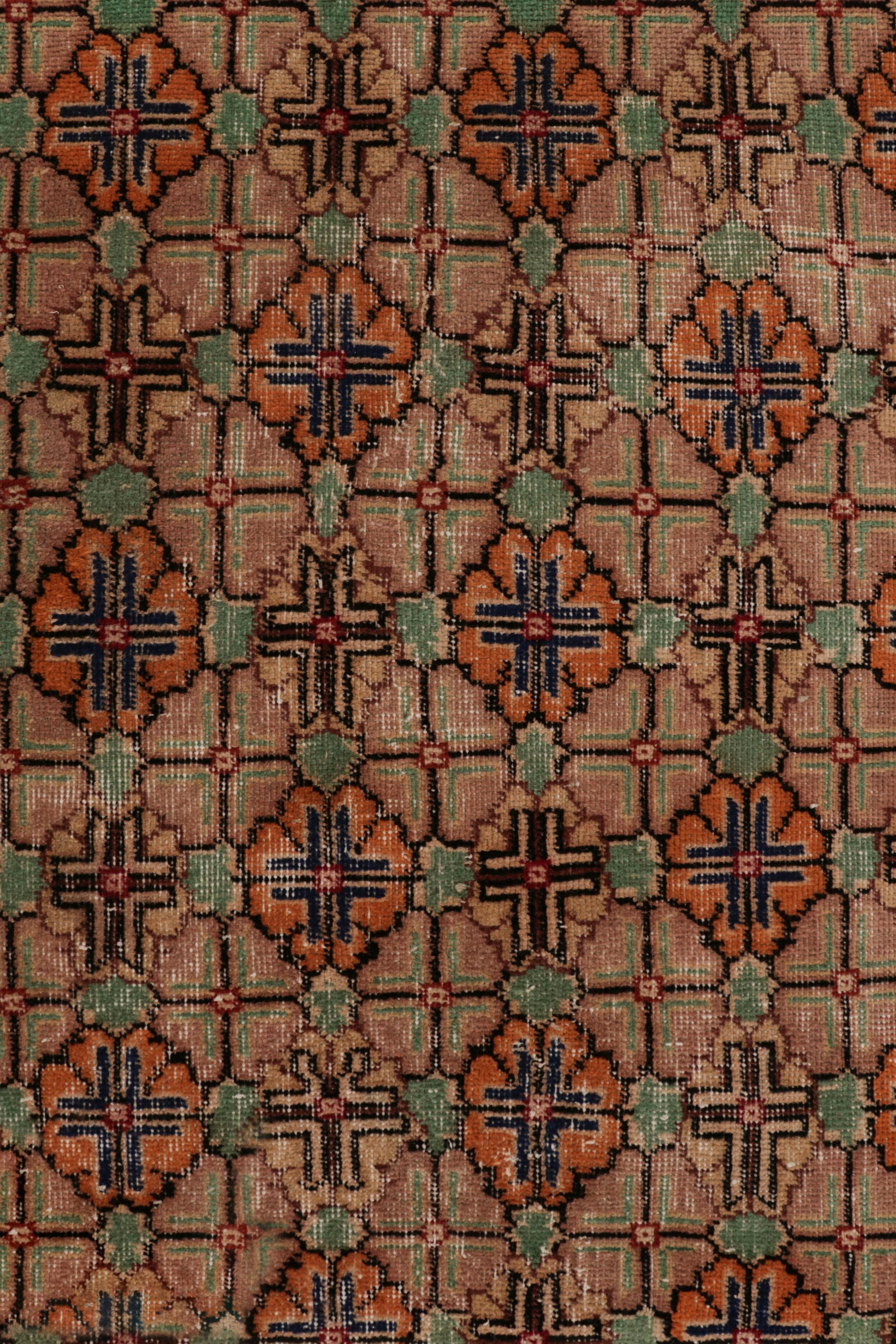 Türkischer Vintage-Teppich, braun und beige mit floralen Mustern - Rug & Kilim (Wolle) im Angebot