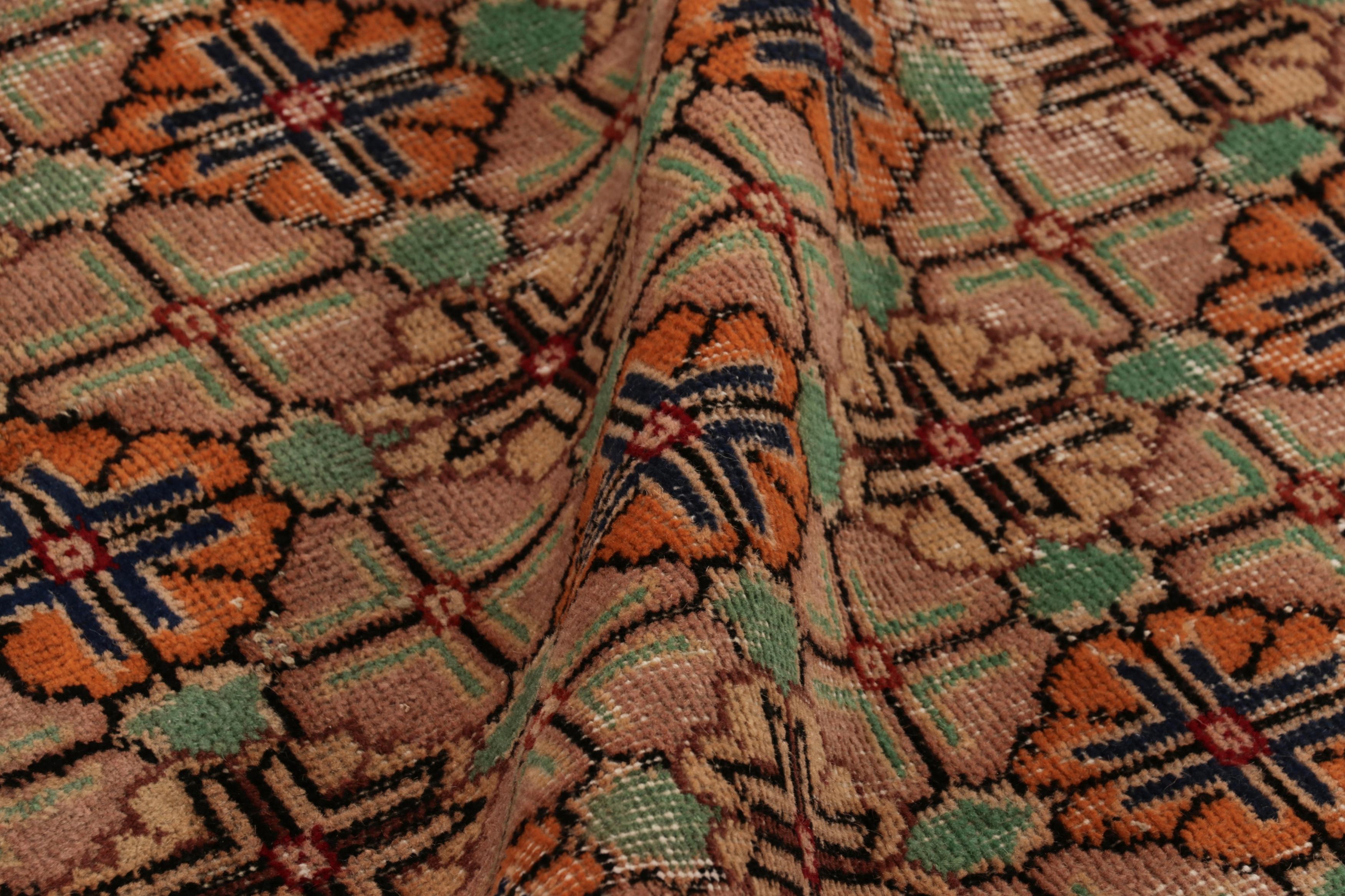 Türkischer Vintage-Teppich, braun und beige mit floralen Mustern - Rug & Kilim im Angebot 1