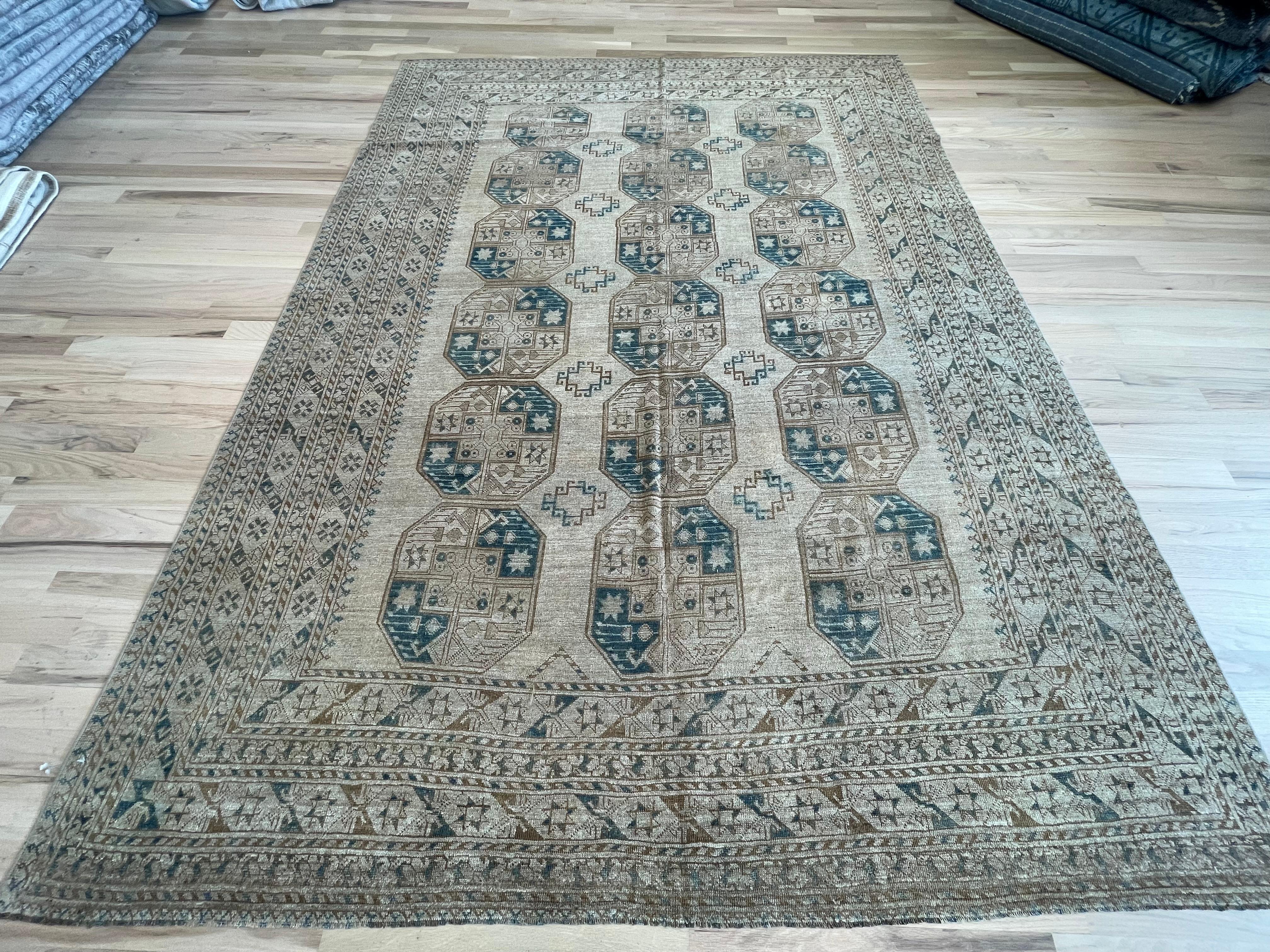 Vintage Turkish Rug In New Condition For Sale In Los Angeles, CA