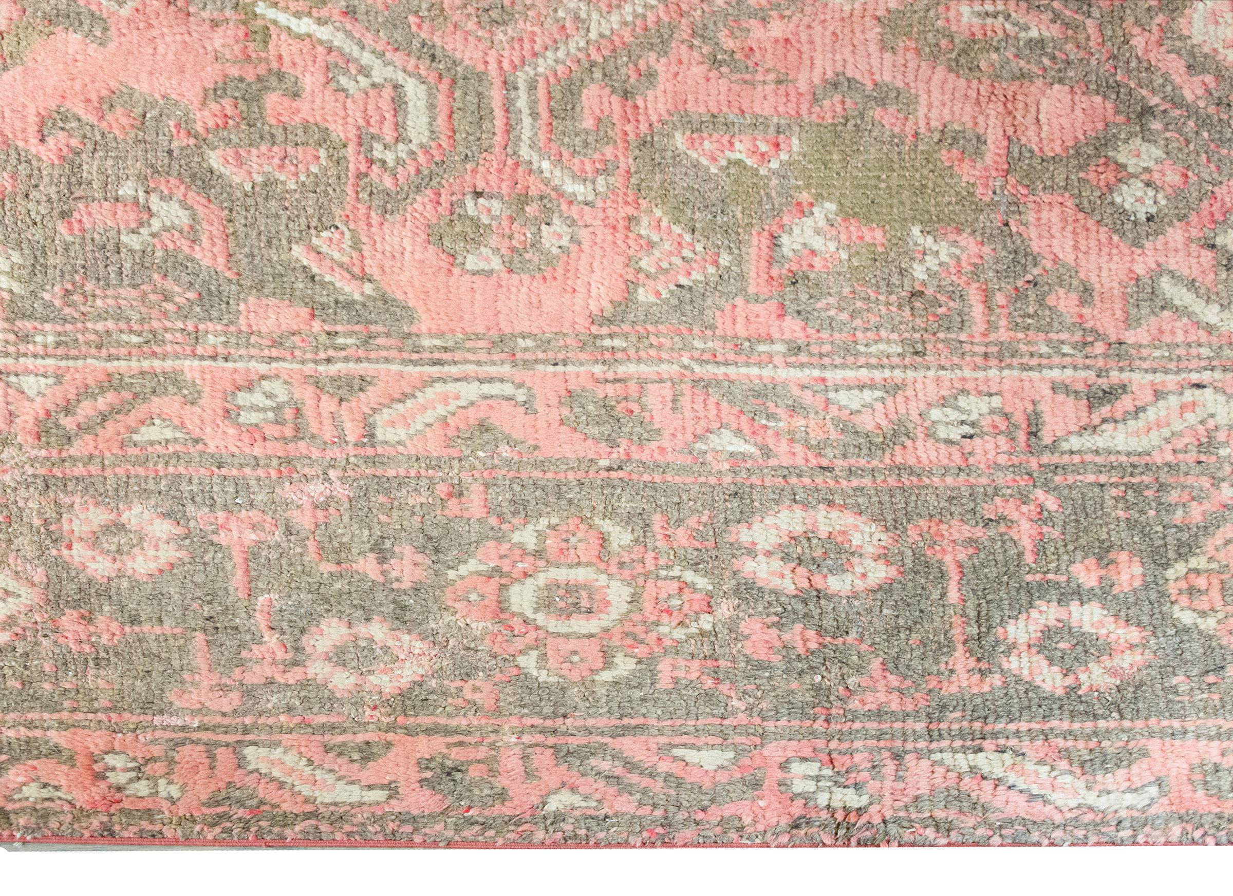 Türkischer Vintage-Teppich (Handgeknüpft) im Angebot
