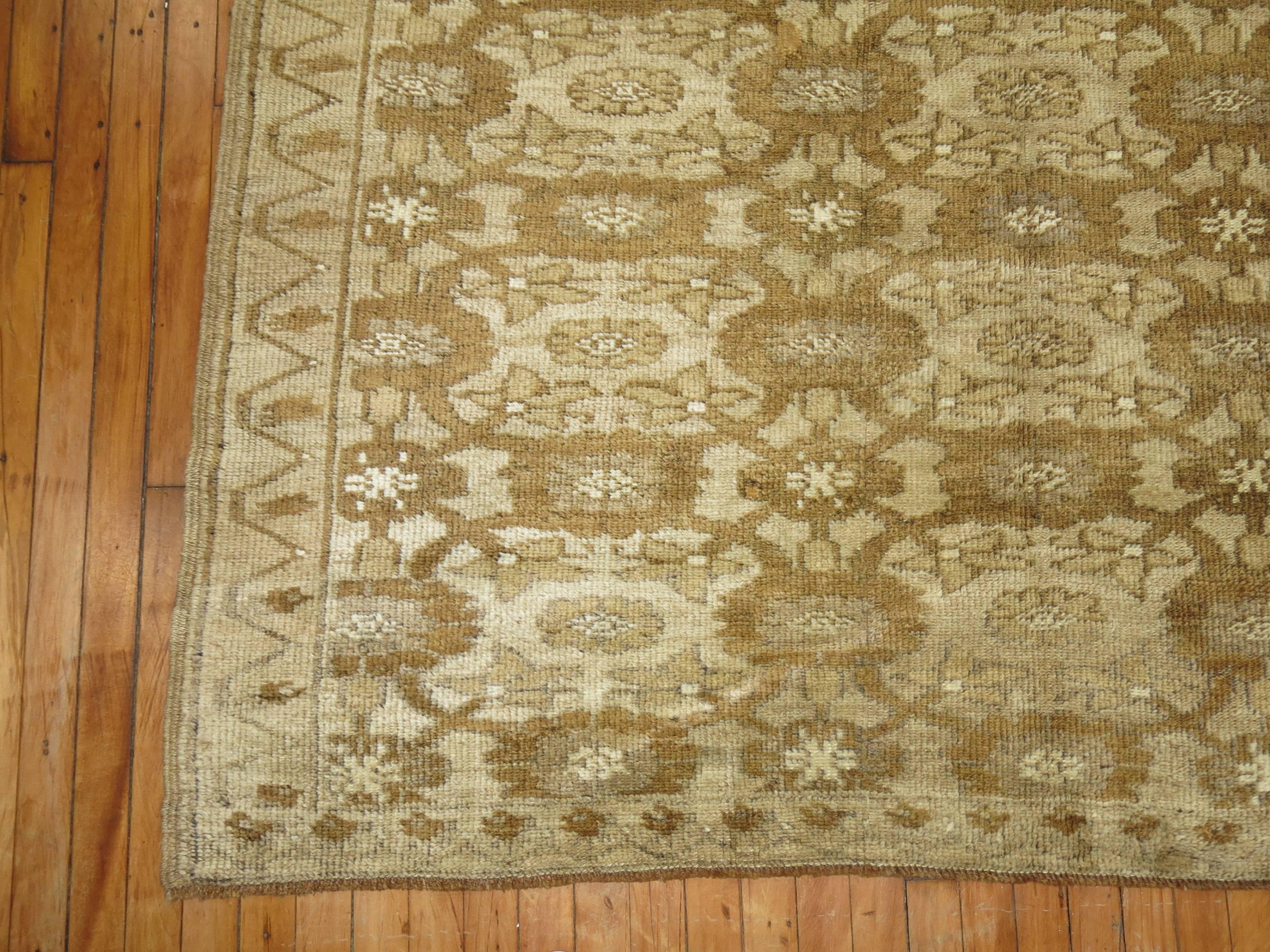Brown Vintage Turkish Rug  In Good Condition For Sale In New York, NY