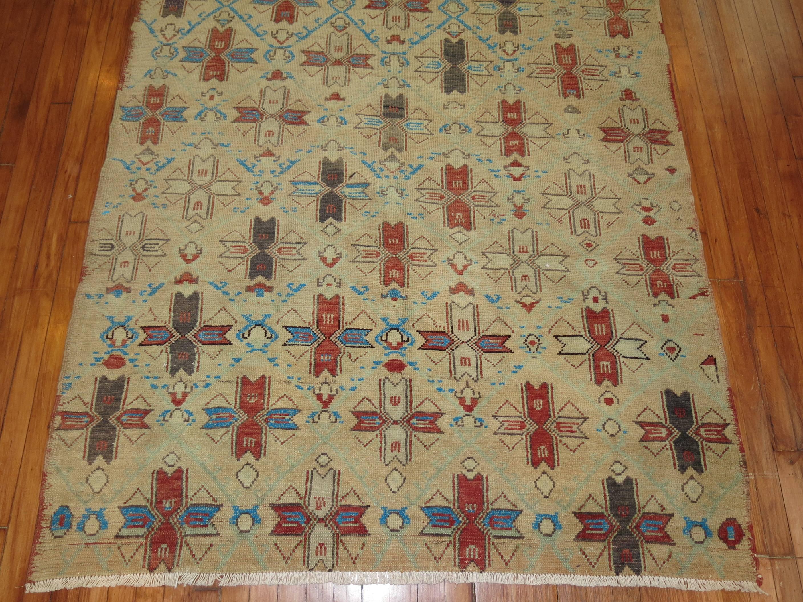 Tappeto turco vintage eccentrico In condizioni buone in vendita a New York, NY