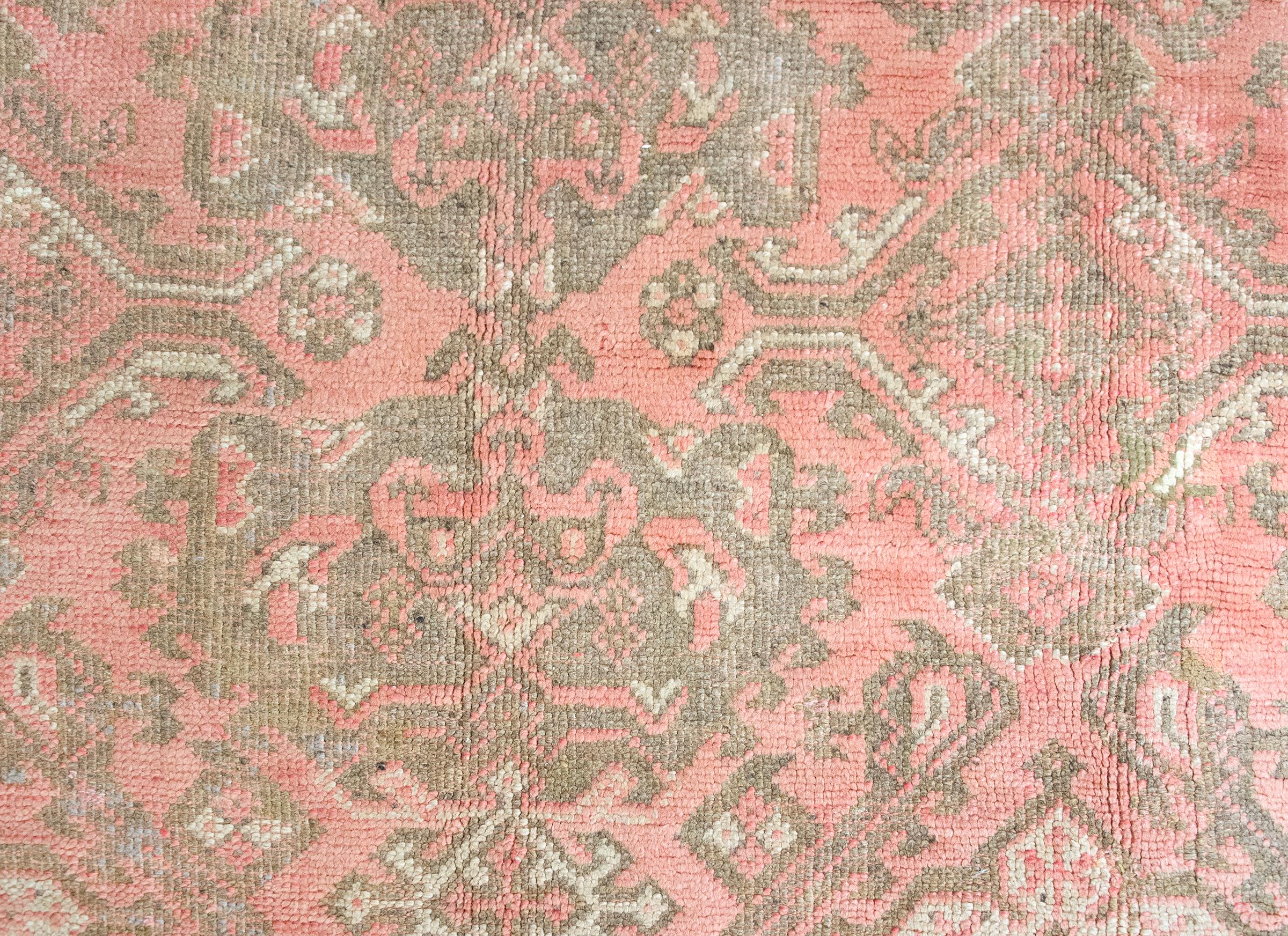 Türkischer Vintage-Teppich im Angebot 2