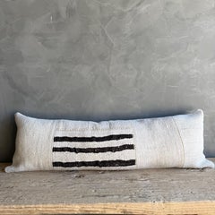 Oreiller vintage en chanvre avec garniture en duvet 14" x 45".