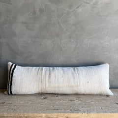 Oreiller vintage en chanvre avec garniture en duvet 14" x 45".