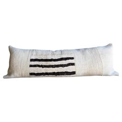 Oreiller vintage en chanvre avec garniture en duvet 14" x 45".