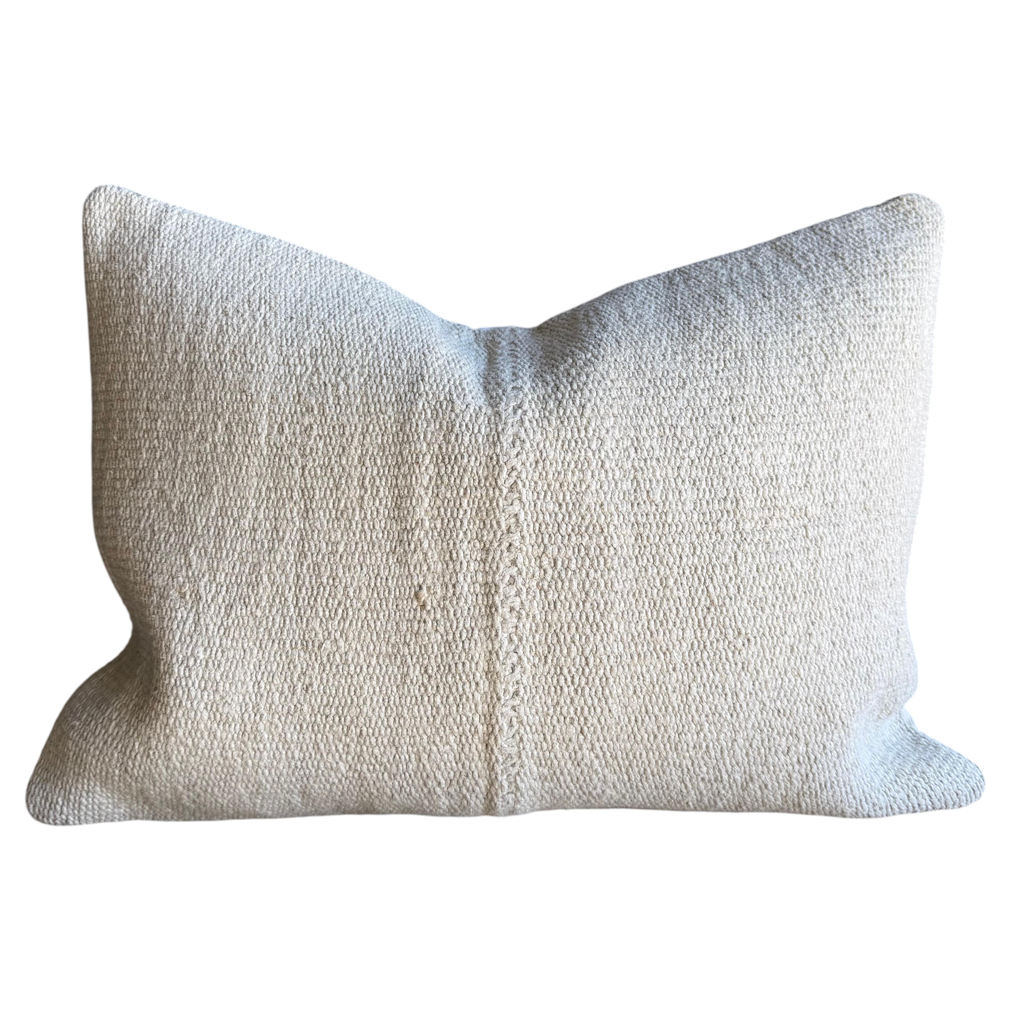 Cuscino vintage in Hempe con inserto in piuma d'oca 15" x 20"