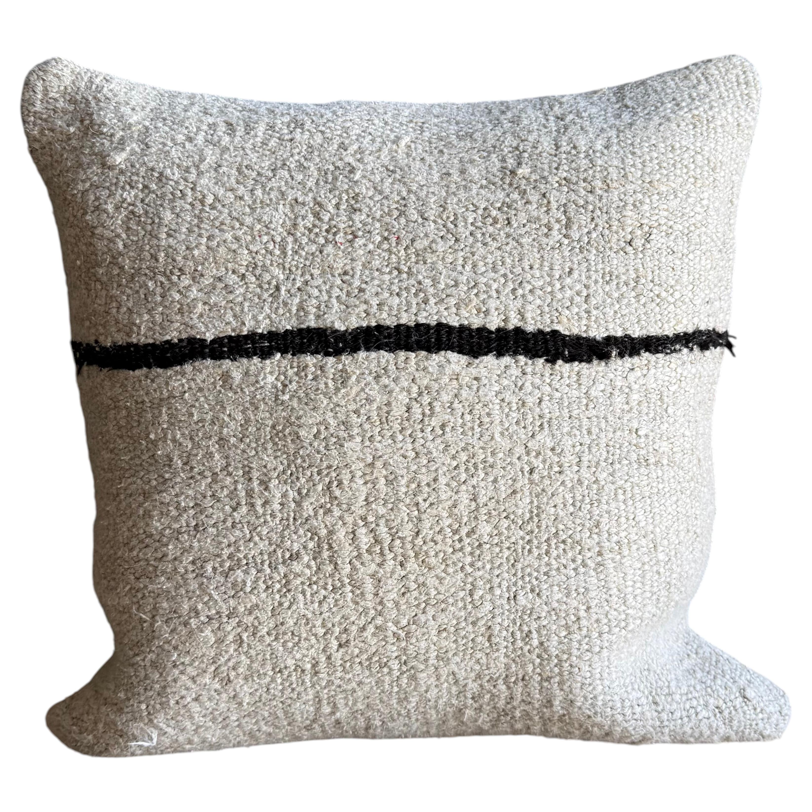 Cuscino vintage in canapa con inserto in piuma d'oca 16" x 16"