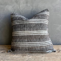 Cuscino vintage in canapa con inserto in piuma d'oca 22" x 22"