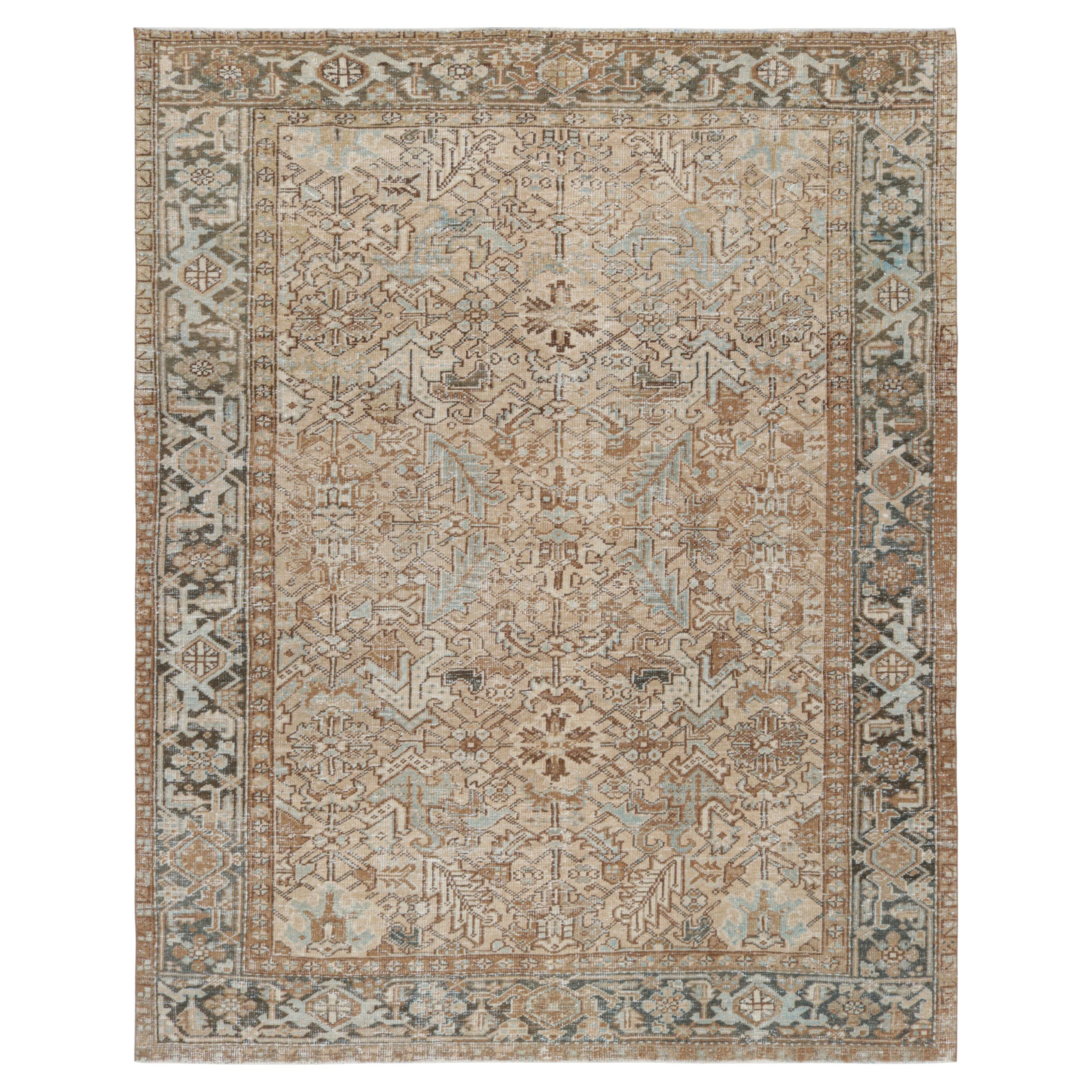 Türkischer Teppich in Beige-Braun und Blau mit geometrischen Mustern, von Rug & Kilim