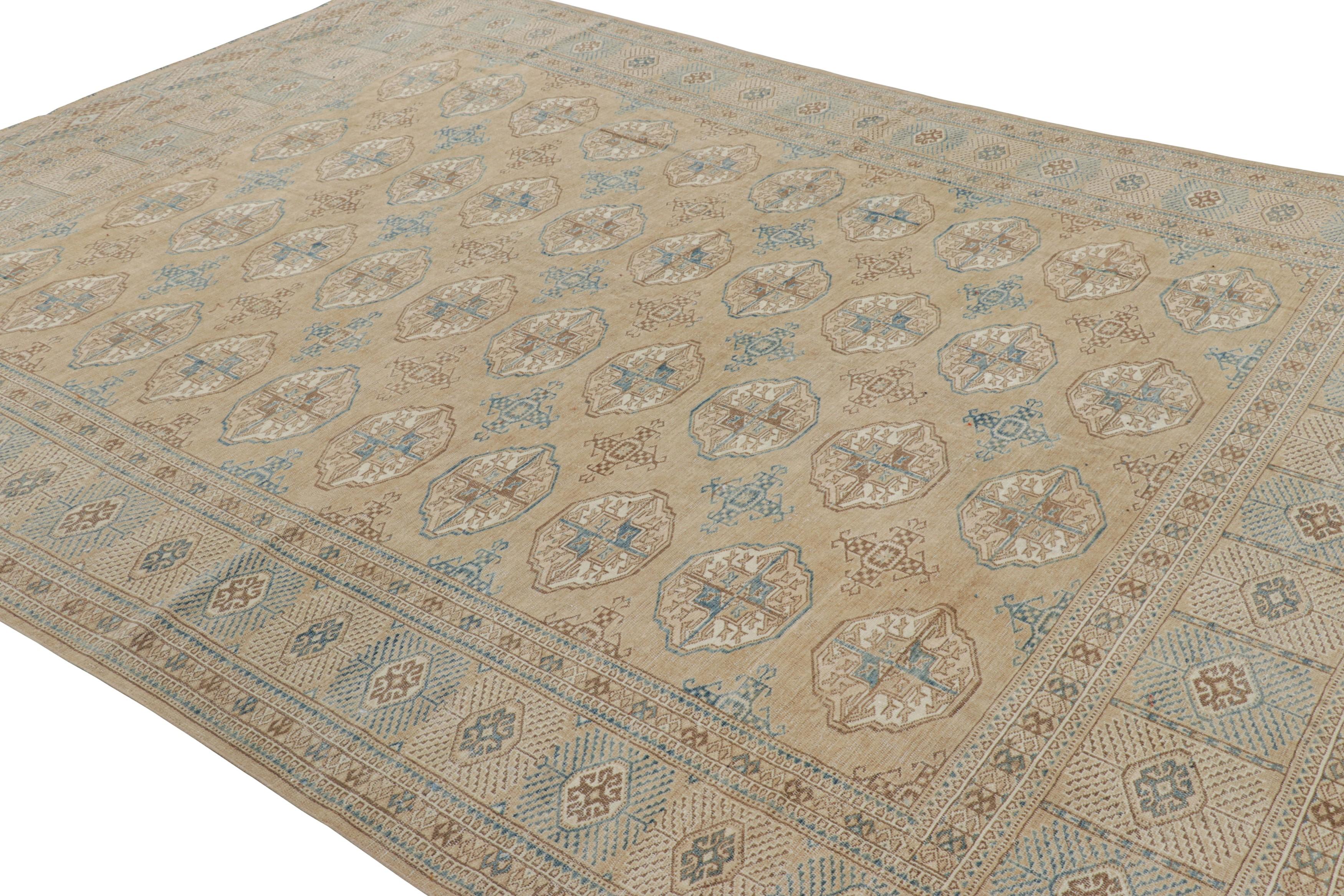 Annodato a mano Tappeto turco vintage in beige-marrone e blu con motivi geometrici  Tappeto e Kili in vendita