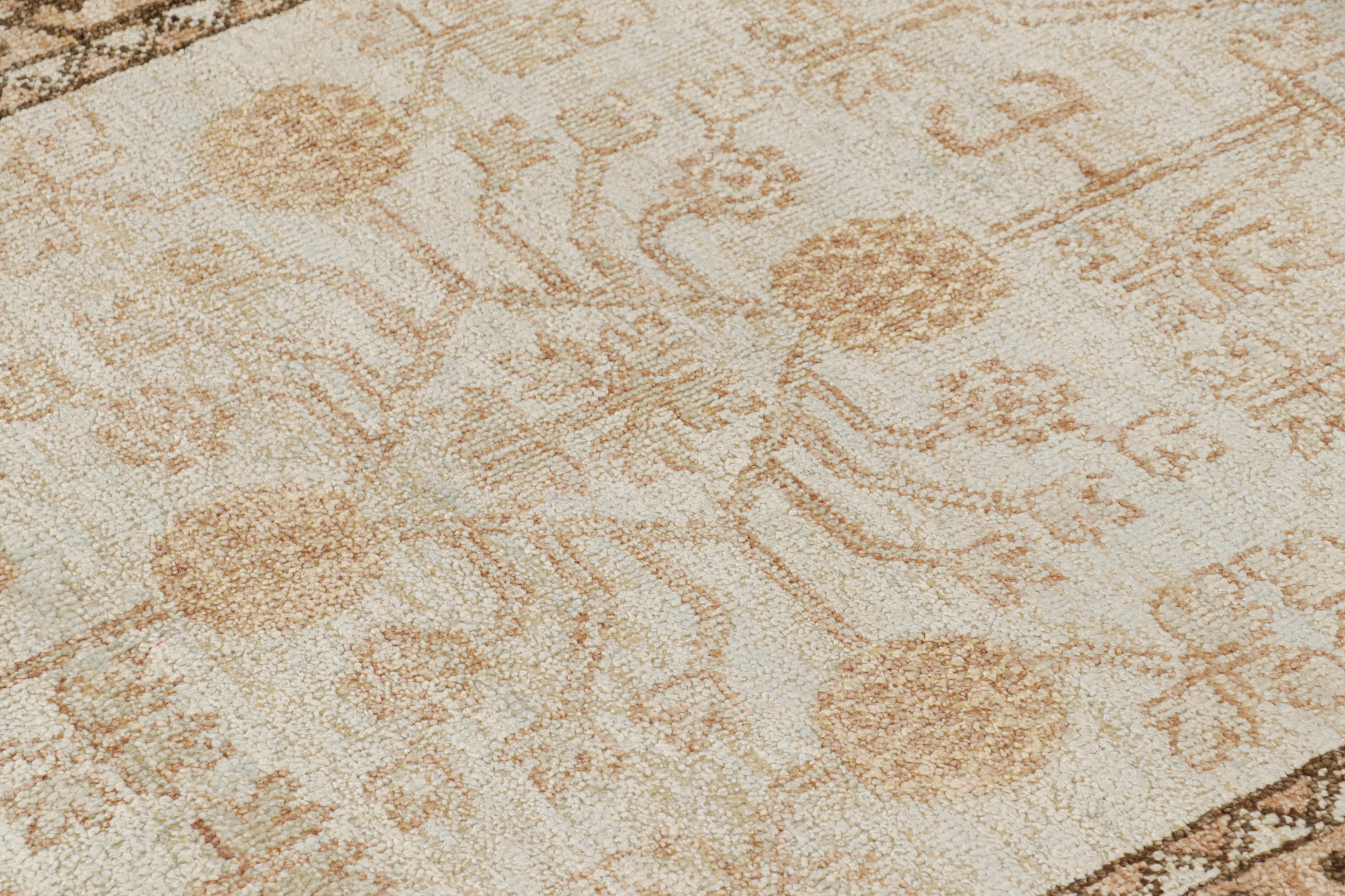 Dieser moderne 4x8-Teppich ist eine luxuriöse Ergänzung der Modern Classics von Rug & Kilim - ein fabelhafter neuer Ansatz für Vintage- und antike Teppichdesigns wie diese Interpretation von Khotan-Teppichen, die aus handgeknüpfter Seide in so