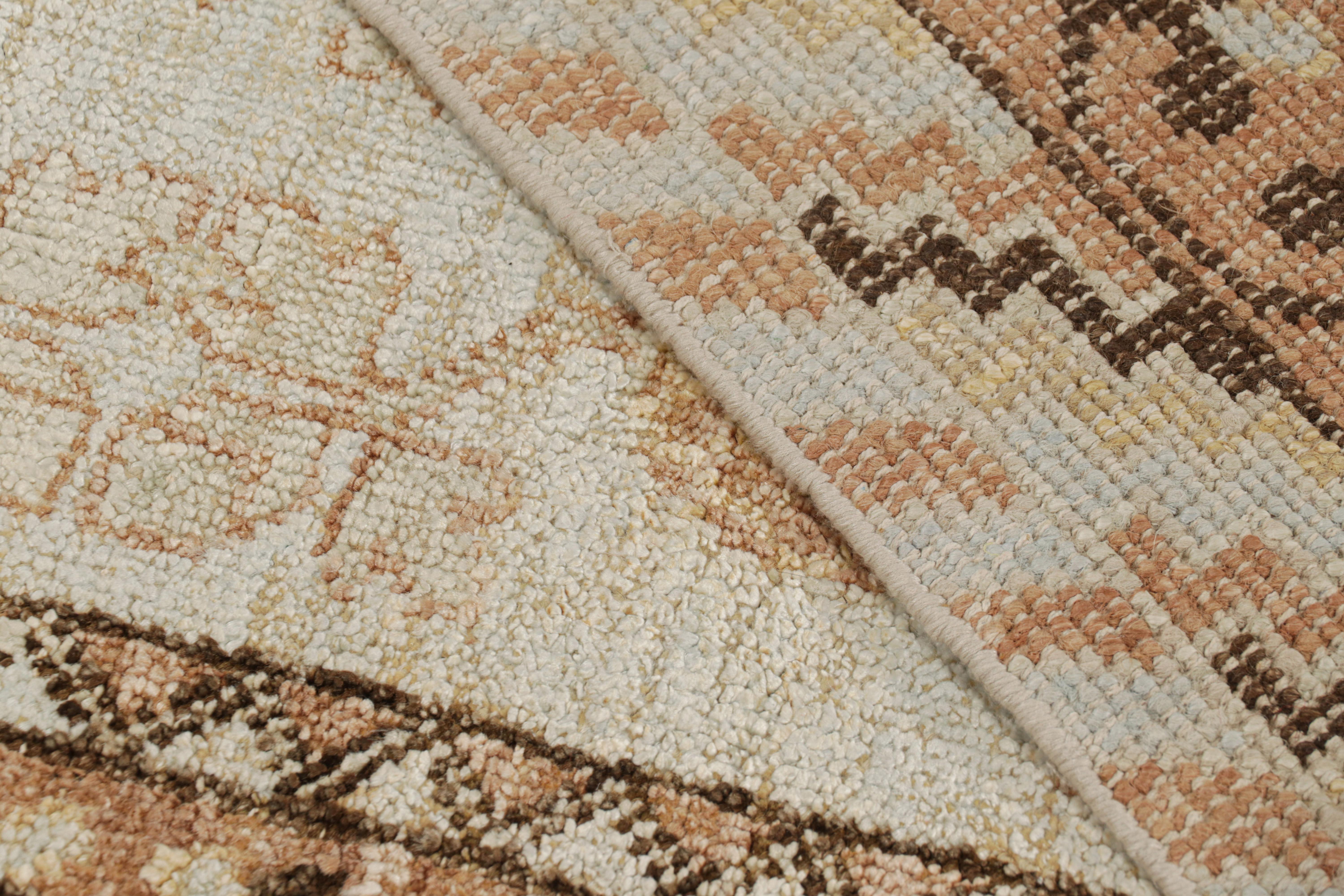 Rug & Kilim's Teppich im Khotan-Stil, Weiß mit cremefarbenen Granatapfelmustern (Wolle) im Angebot