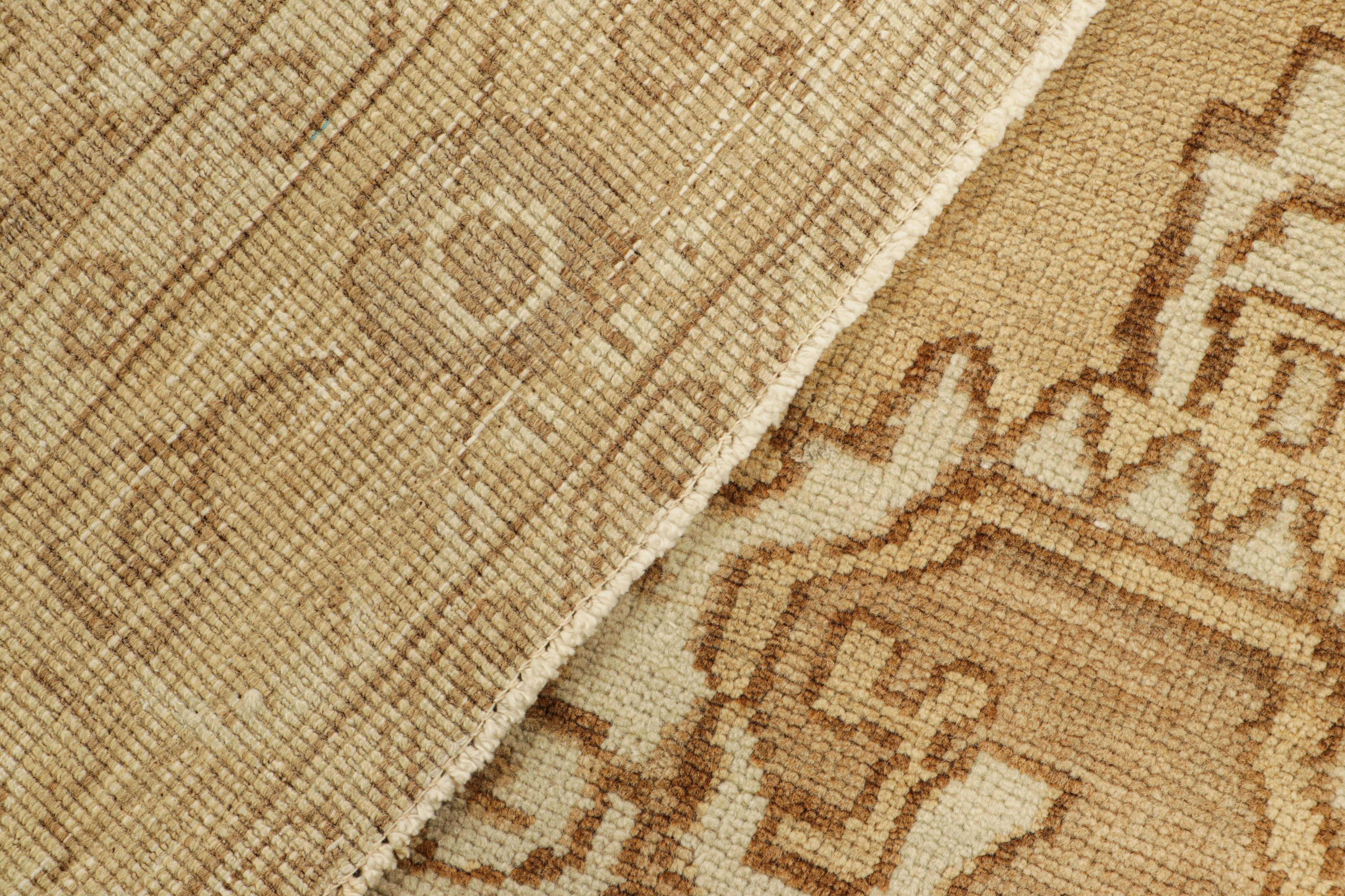 Alfombra turca vintage en beige-marrón con medallón floral, de Rug & Kilim Lana en venta