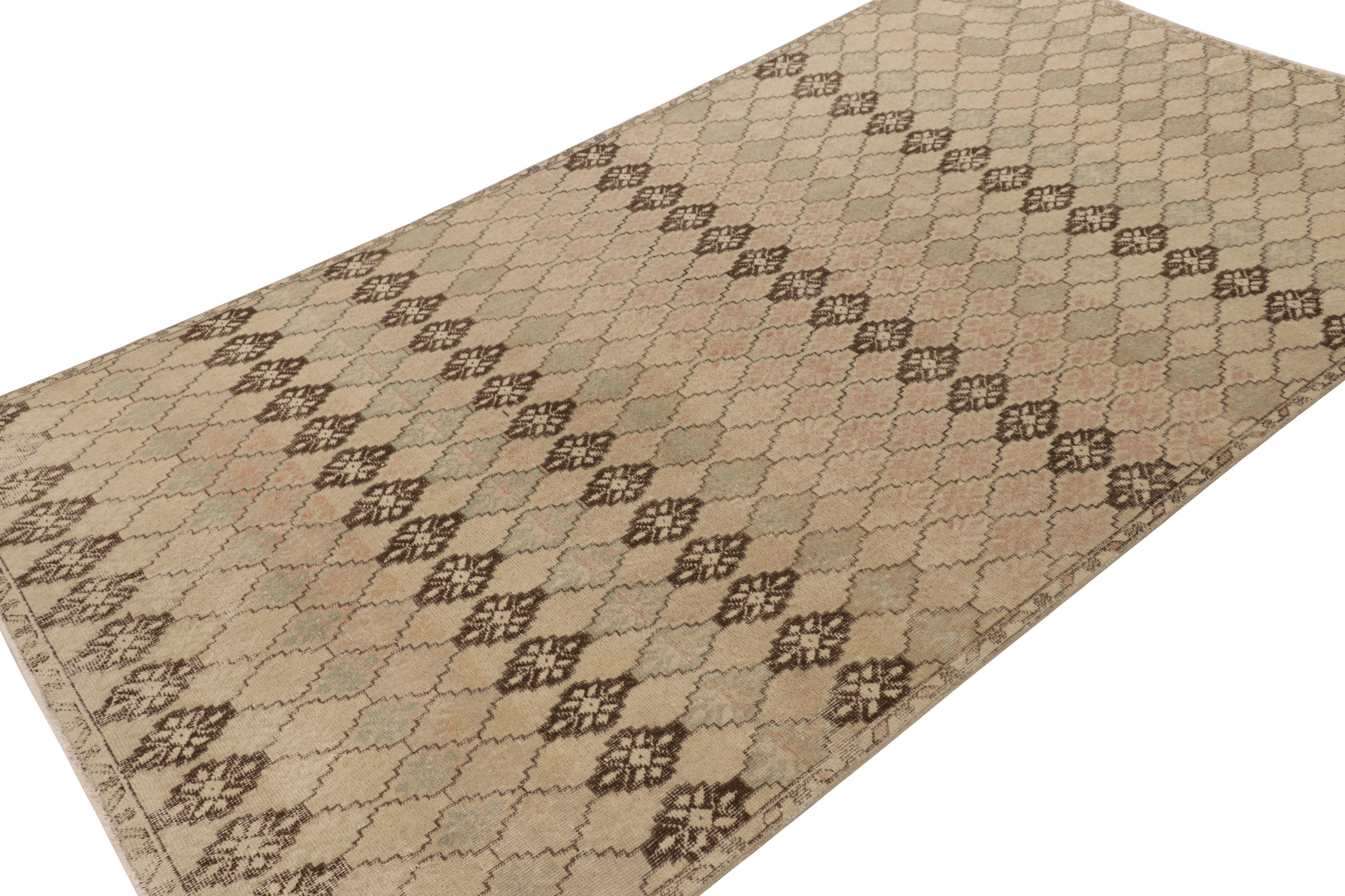 Vintage Turkish Rug in Beige-Brown with Geometric Patterns  - Rug & Kilim In Good Condition For Sale In Long Island City, NY