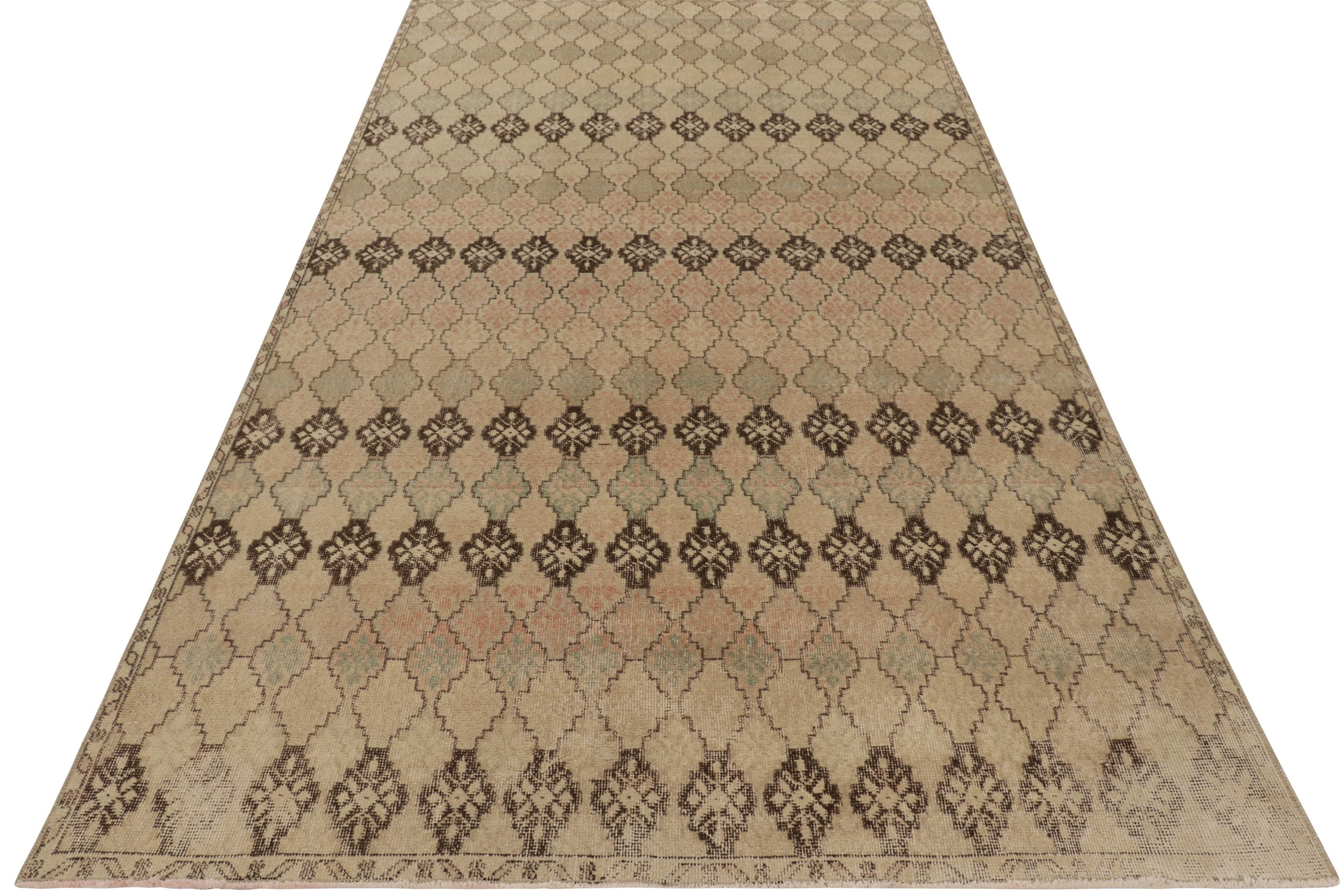 Mid-20th Century Vintage Turkish Rug in Beige-Brown with Geometric Patterns  - Rug & Kilim For Sale