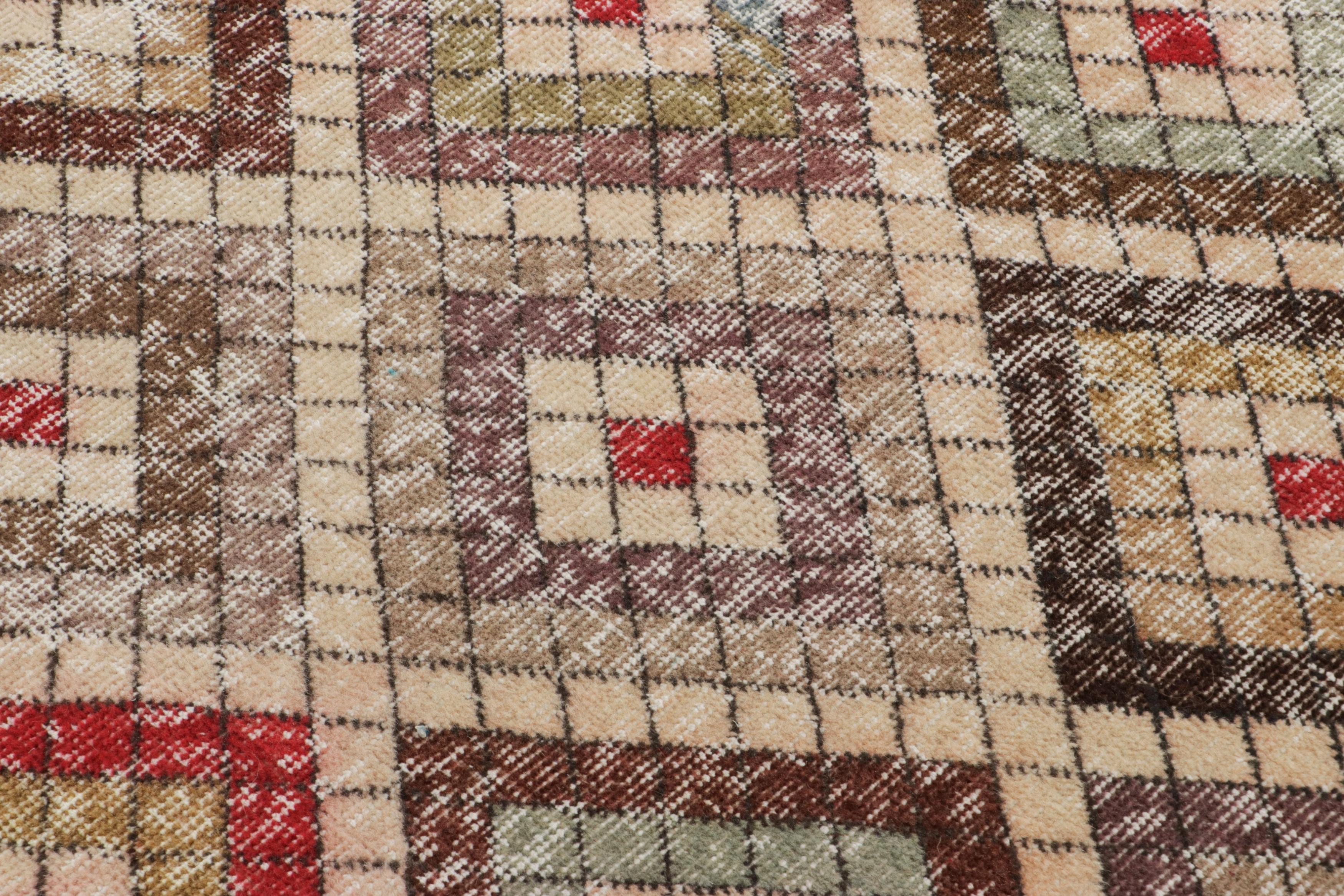 Dieser türkische Teppich im Format 5x9 aus handgeknüpfter Wolle (ca. 1950-1960) mit Rautenmedaillon-Muster ist eine aufregende neue Ergänzung der Rug & Kilim'S-Kollektion von eklektischen Teppichen aus der Mitte des letzten Jahrhunderts.

Über das