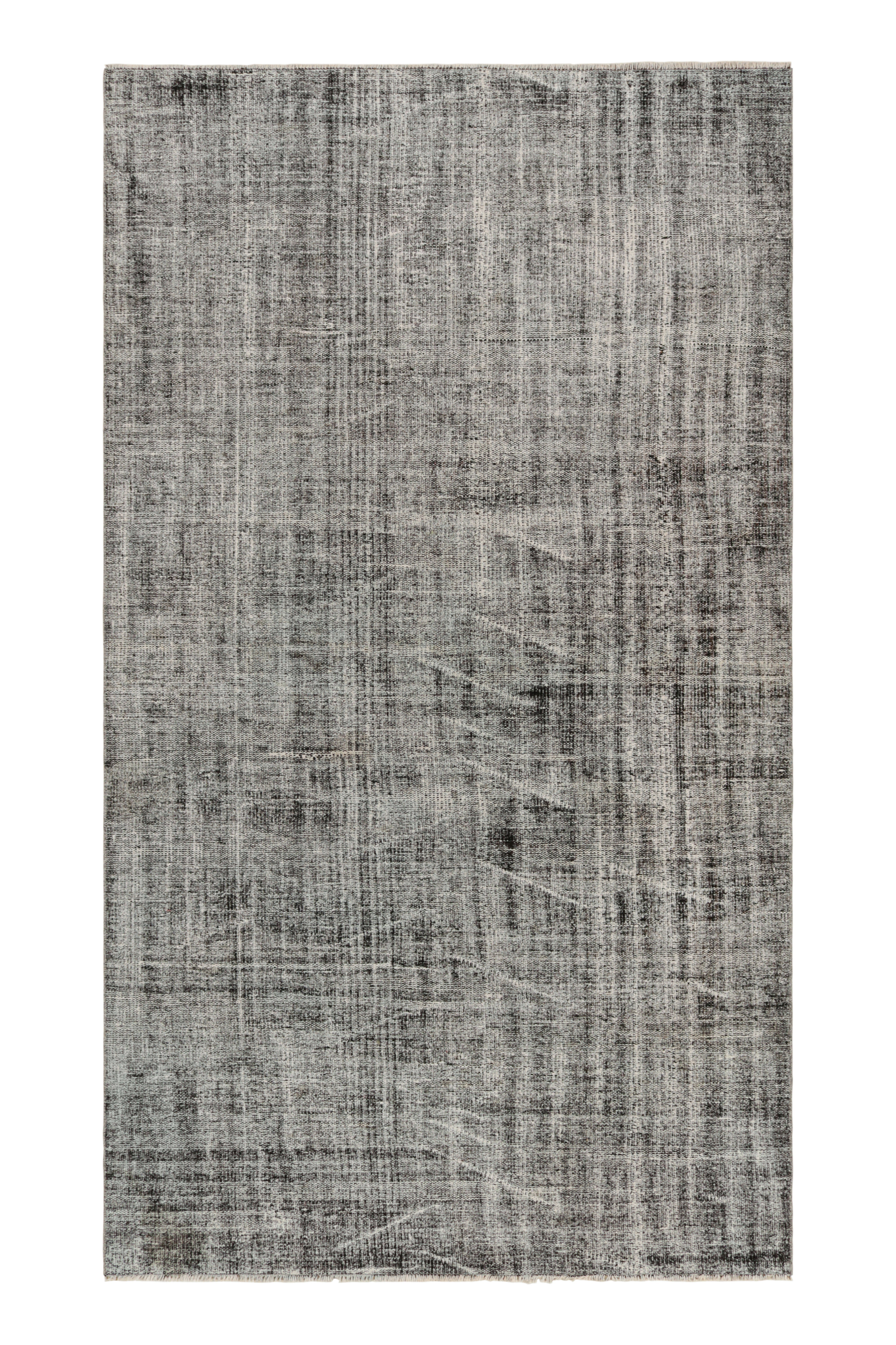 Tapis turc vintage à motifs noirs et blancs, de Rug & Kilim