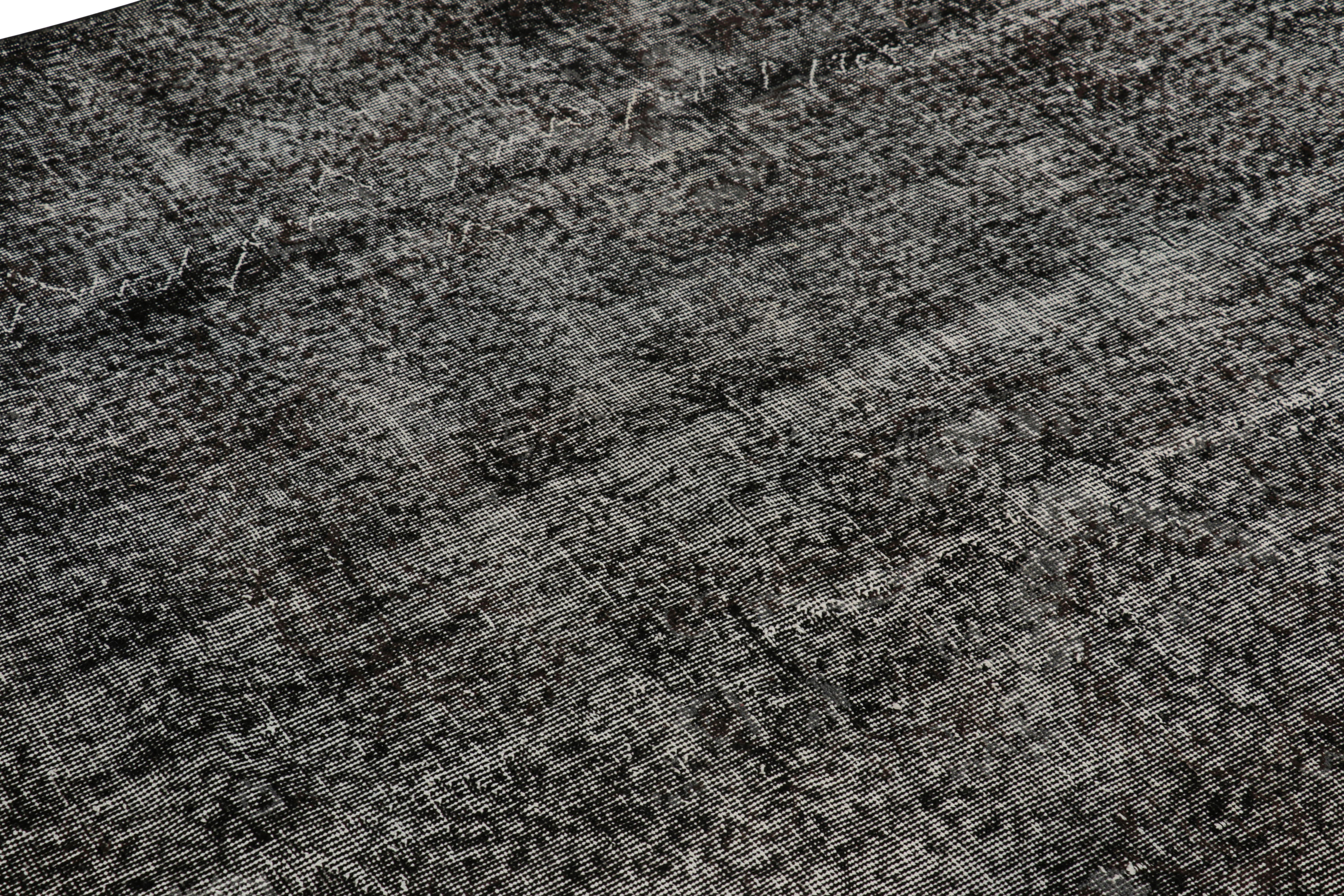 Turc Tapis turc vintage à motifs noirs et blancs, de Rug & Kilim en vente