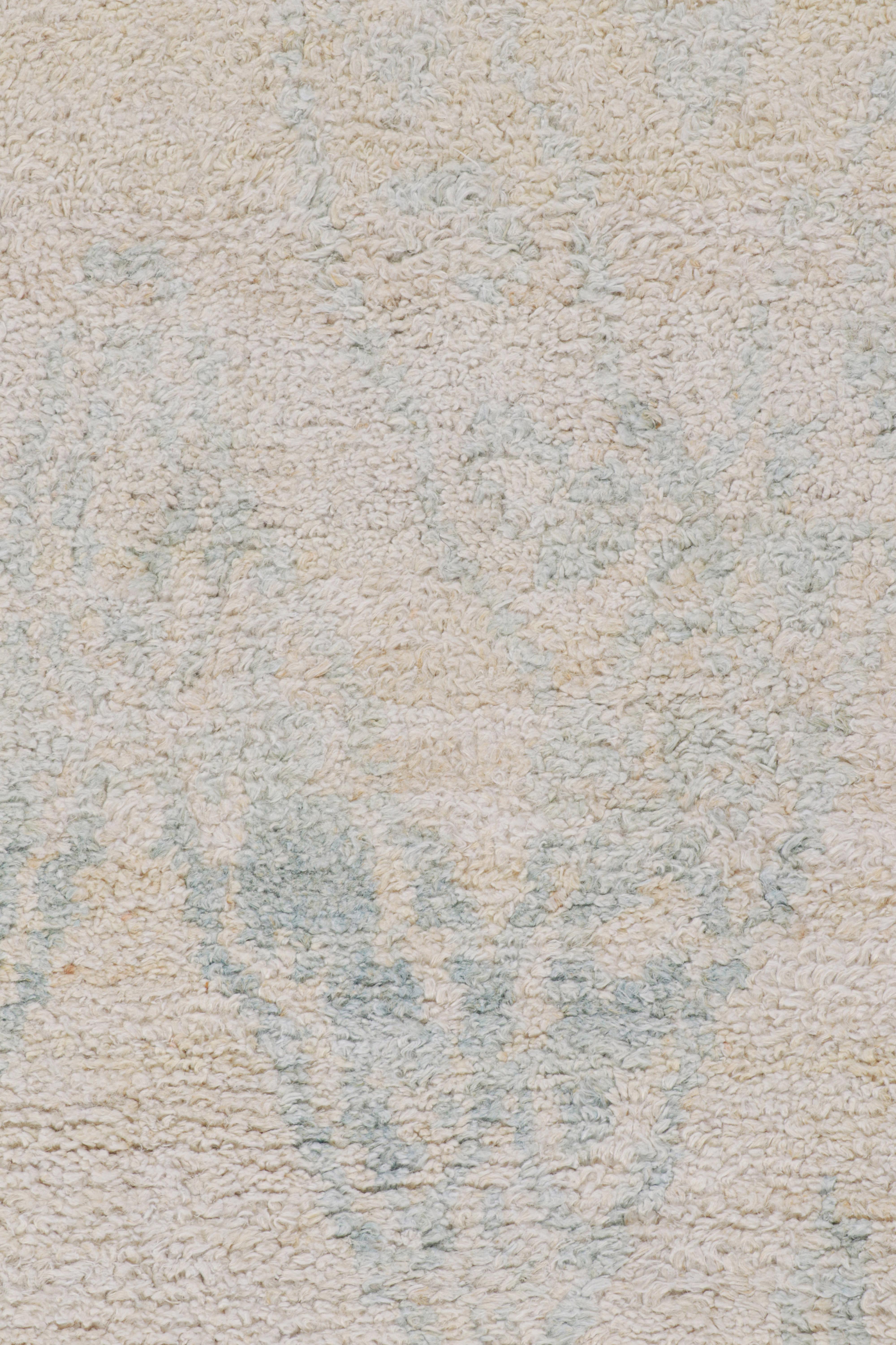 Türkischer Vintage-Teppich in Blau und Weiß mit geometrischen Mustern, von Rug & Kilim (Handgeknüpft) im Angebot