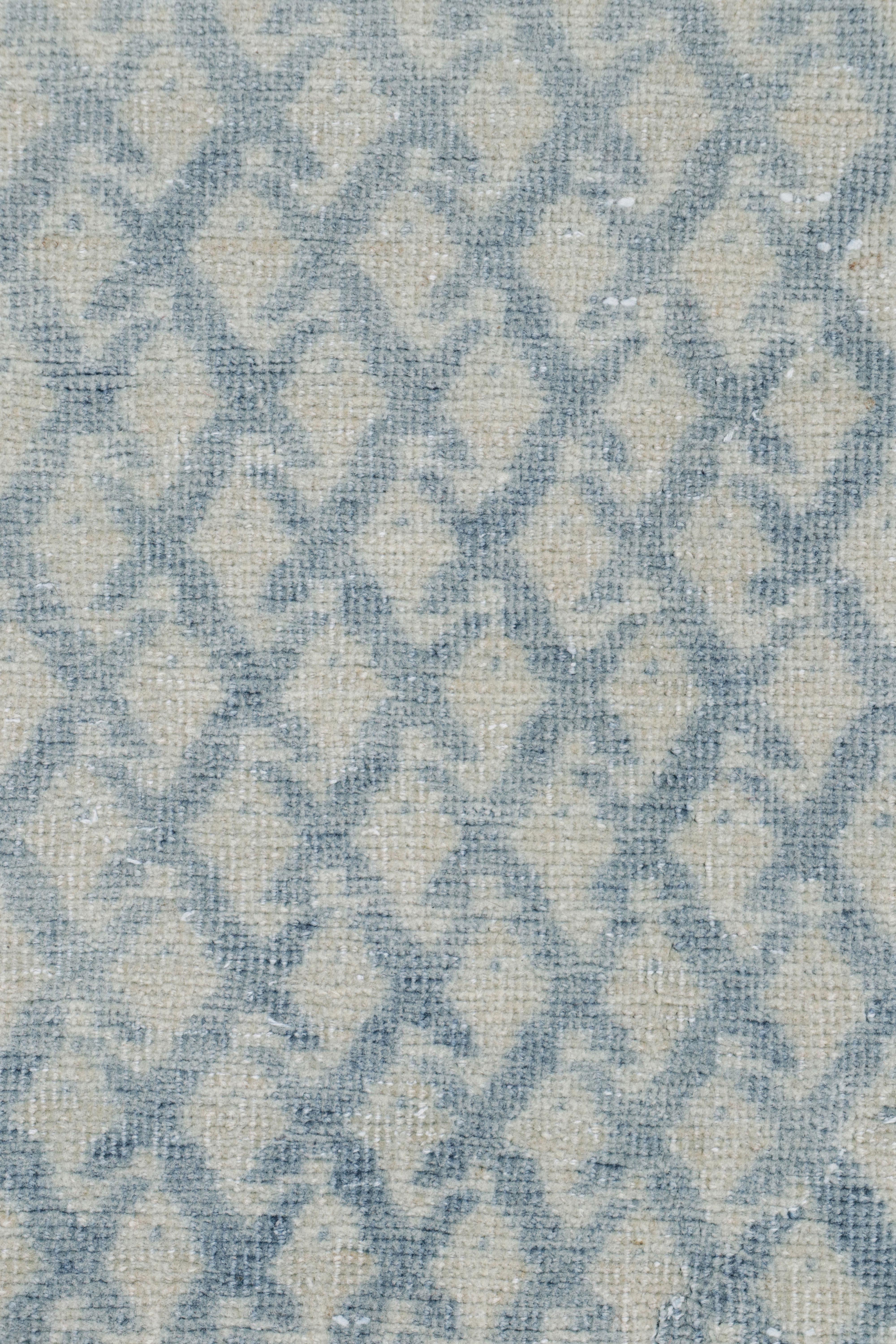 Türkischer Vintage-Teppich in Blau mit geometrischem Paisleymuster, von Rug & Kilim (Wolle) im Angebot