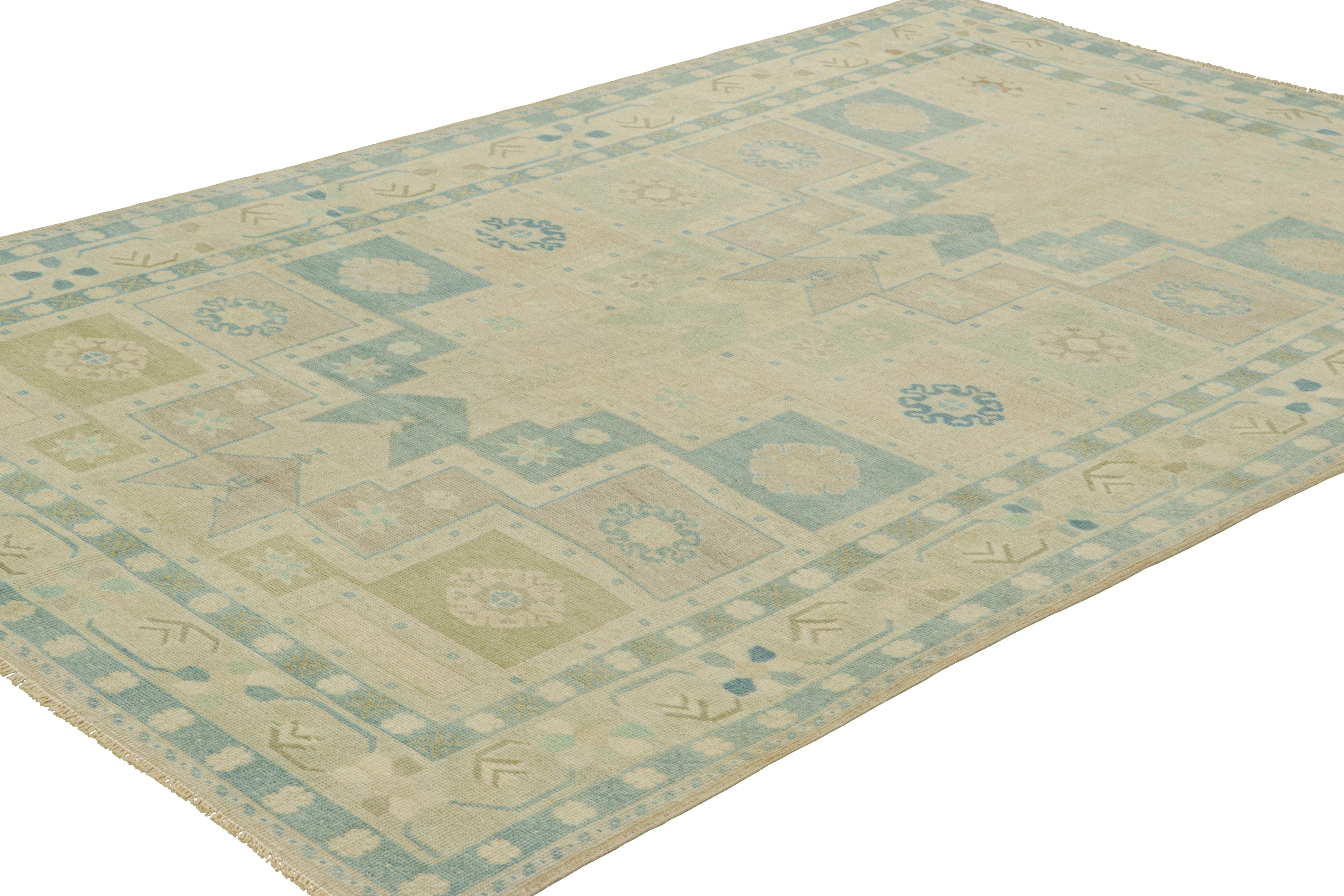 Türkischer Vintage-Teppich in Blau mit geometrischen Mustern, von Rug & Kilim im Zustand „Gut“ im Angebot in Long Island City, NY