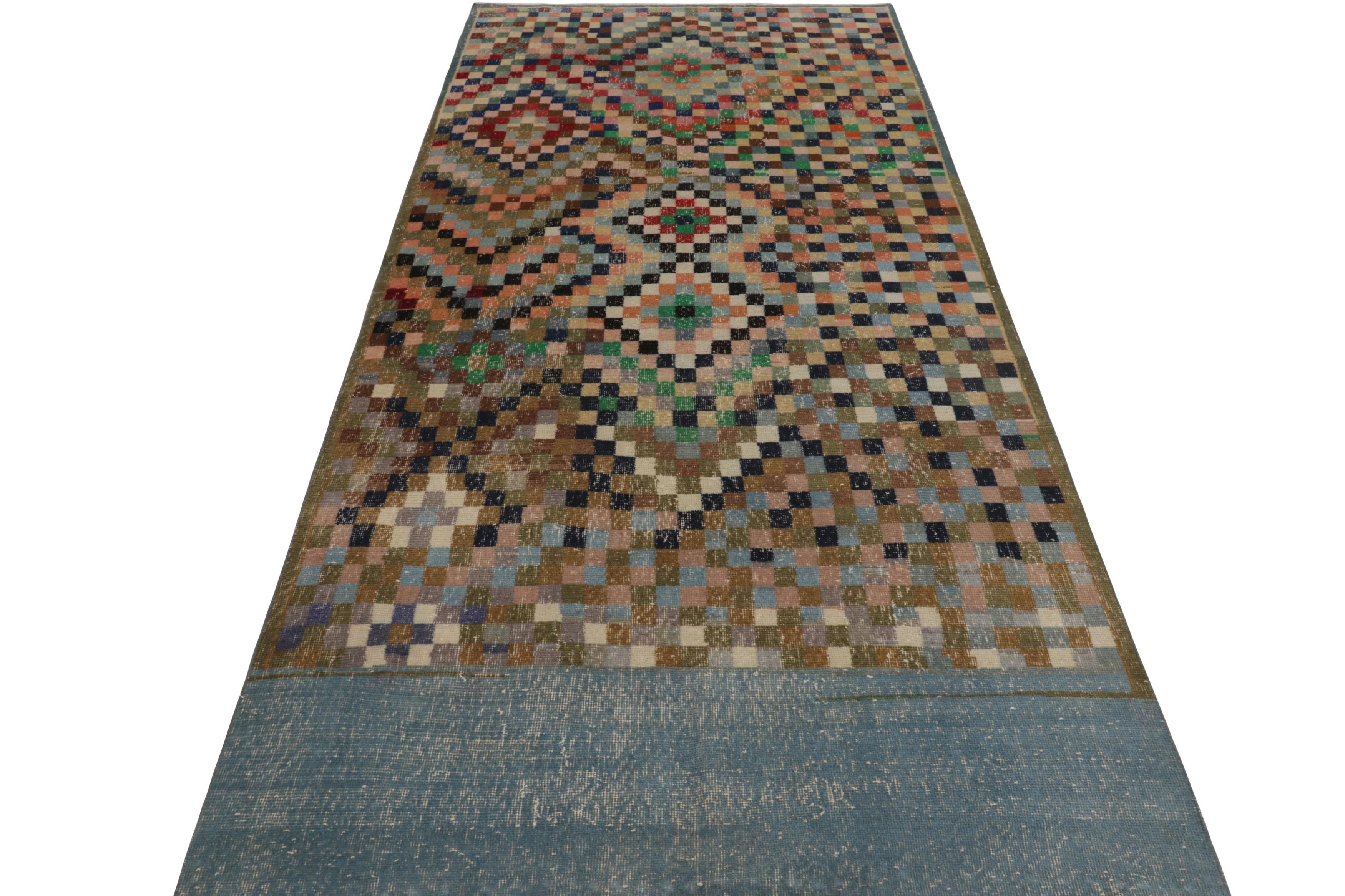 Türkischer Vintage-Teppich in Braun mit bunten Diamant-Medaillons  - Rug & Kilim im Zustand „Gut“ im Angebot in Long Island City, NY