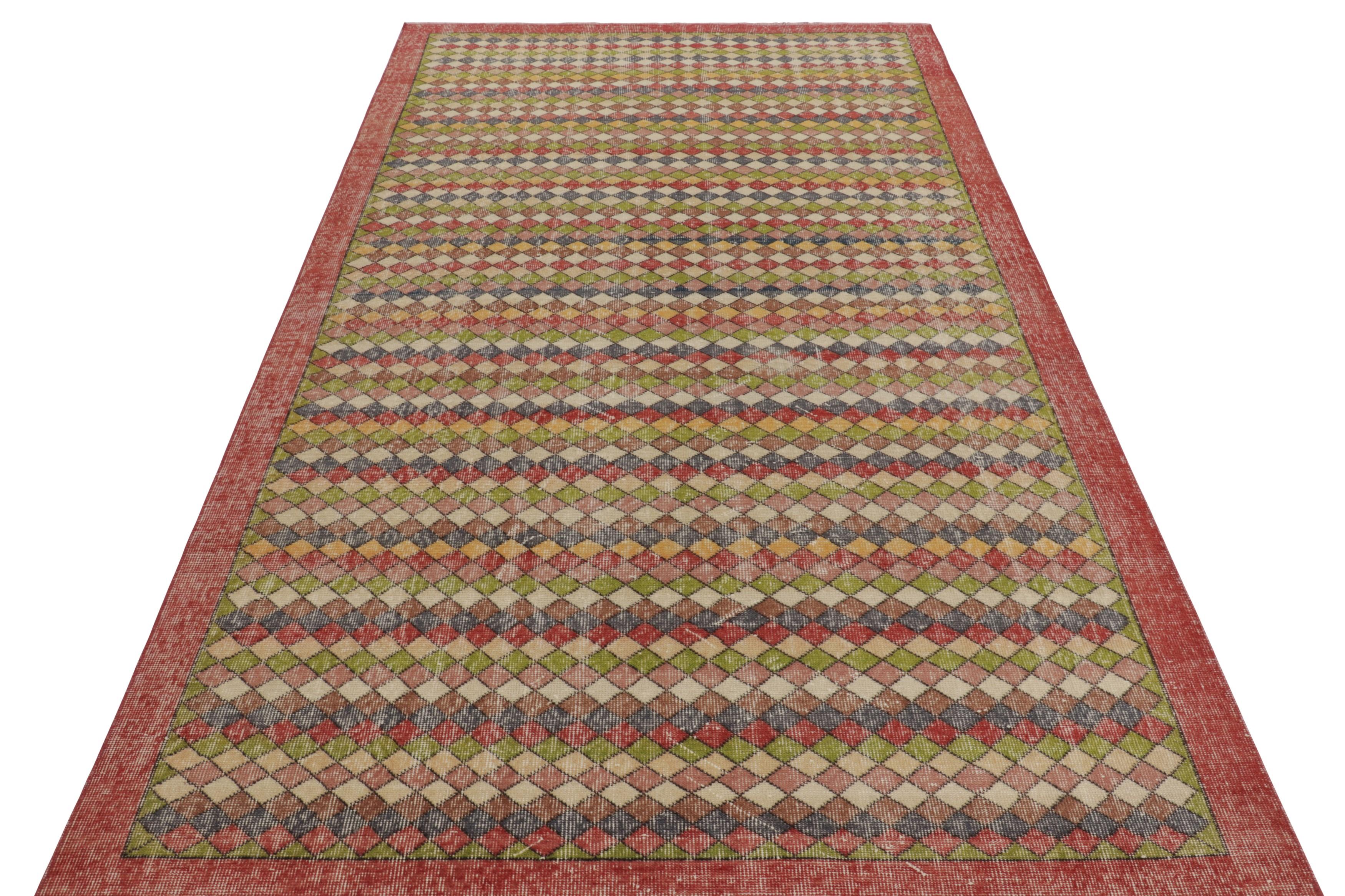 Türkischer Vintage-Teppich in Braun mit bunten Diamant-Medaillons  - Rug & Kilim im Zustand „Gut“ im Angebot in Long Island City, NY