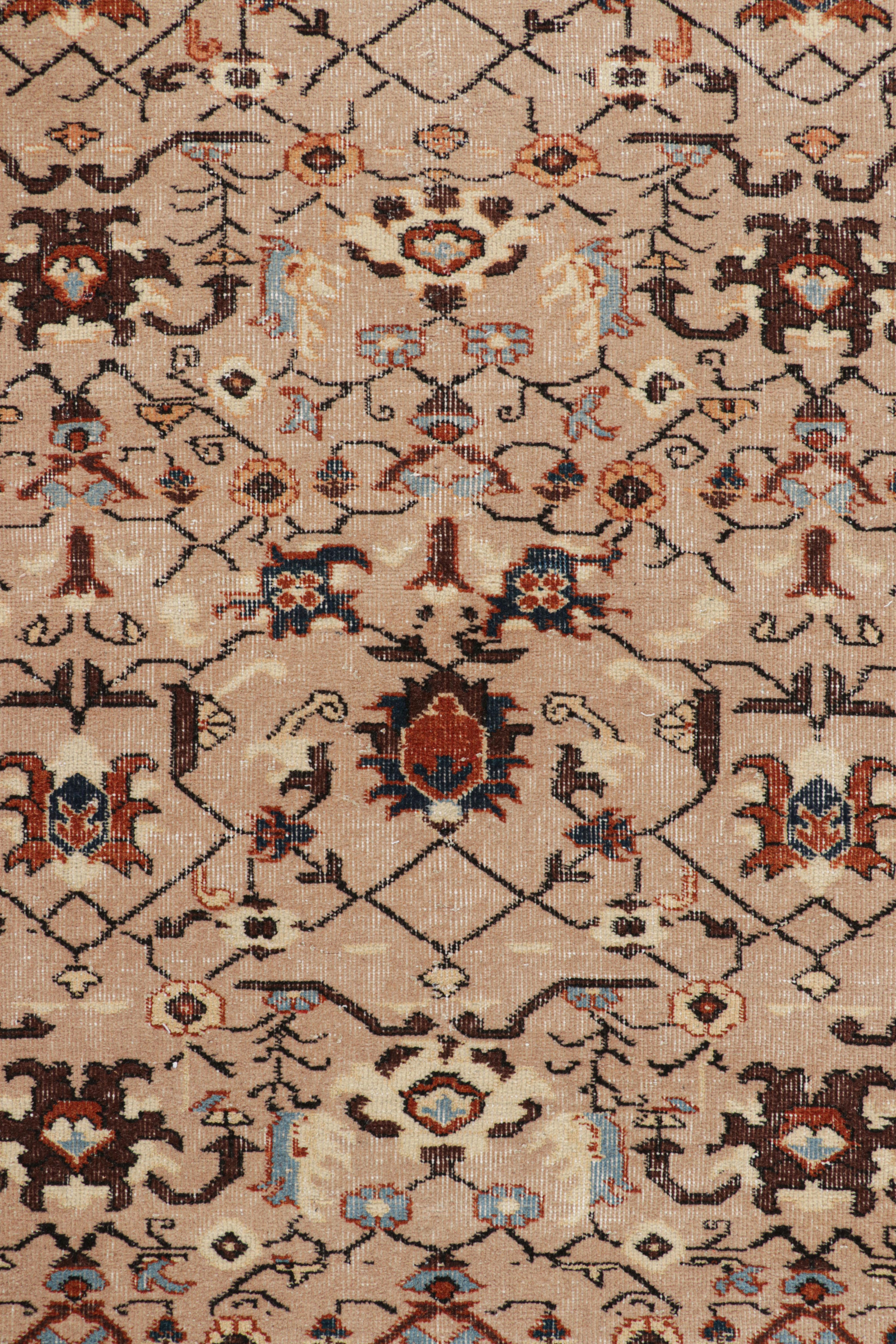 Türkischer Vintage-Teppich in Brown mit bunten geometrischen Mustern, von Rug & Kilim (Handgeknüpft) im Angebot