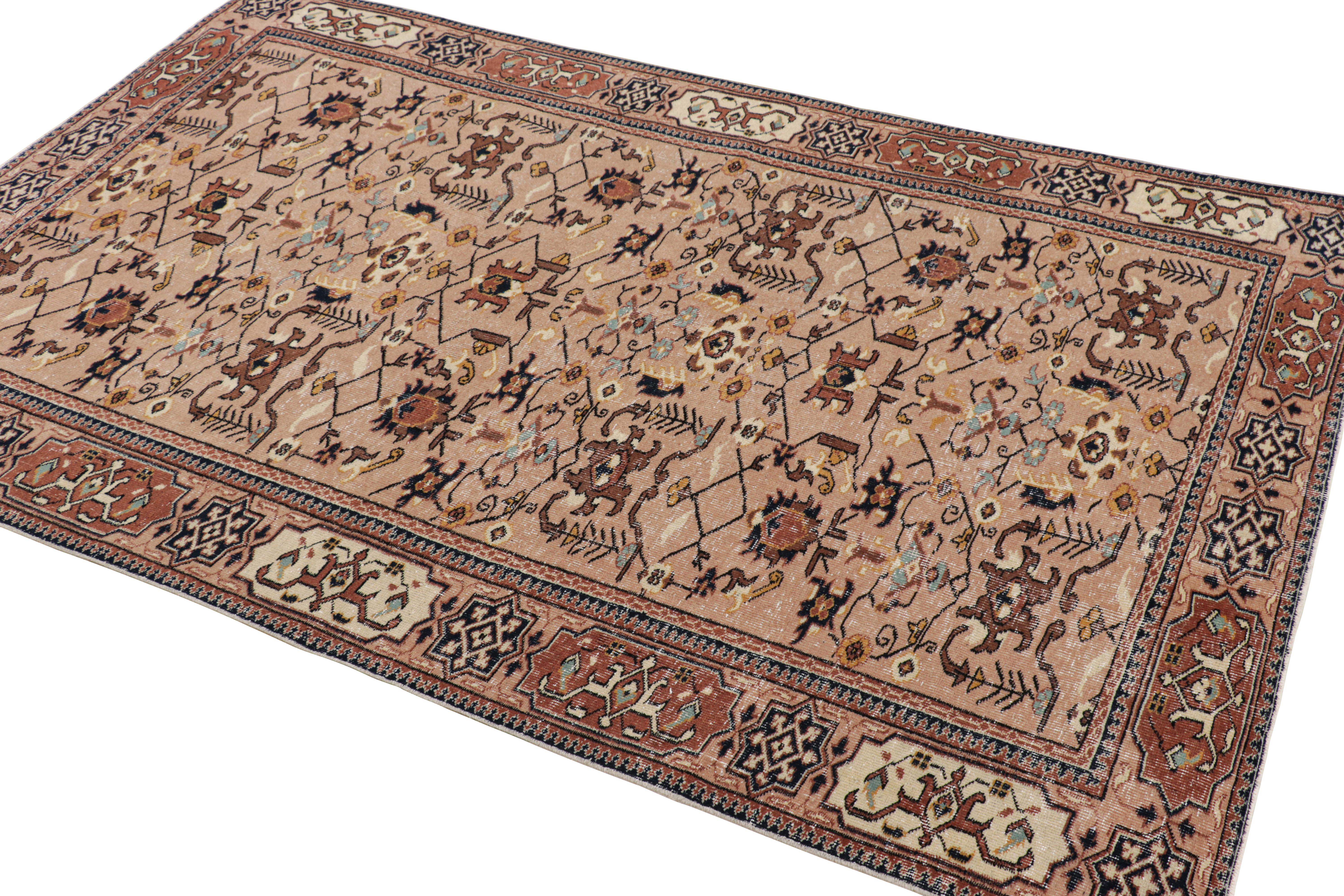 Türkischer Vintage-Teppich in Brown mit bunten geometrischen Mustern, von Rug & Kilim im Zustand „Gut“ im Angebot in Long Island City, NY