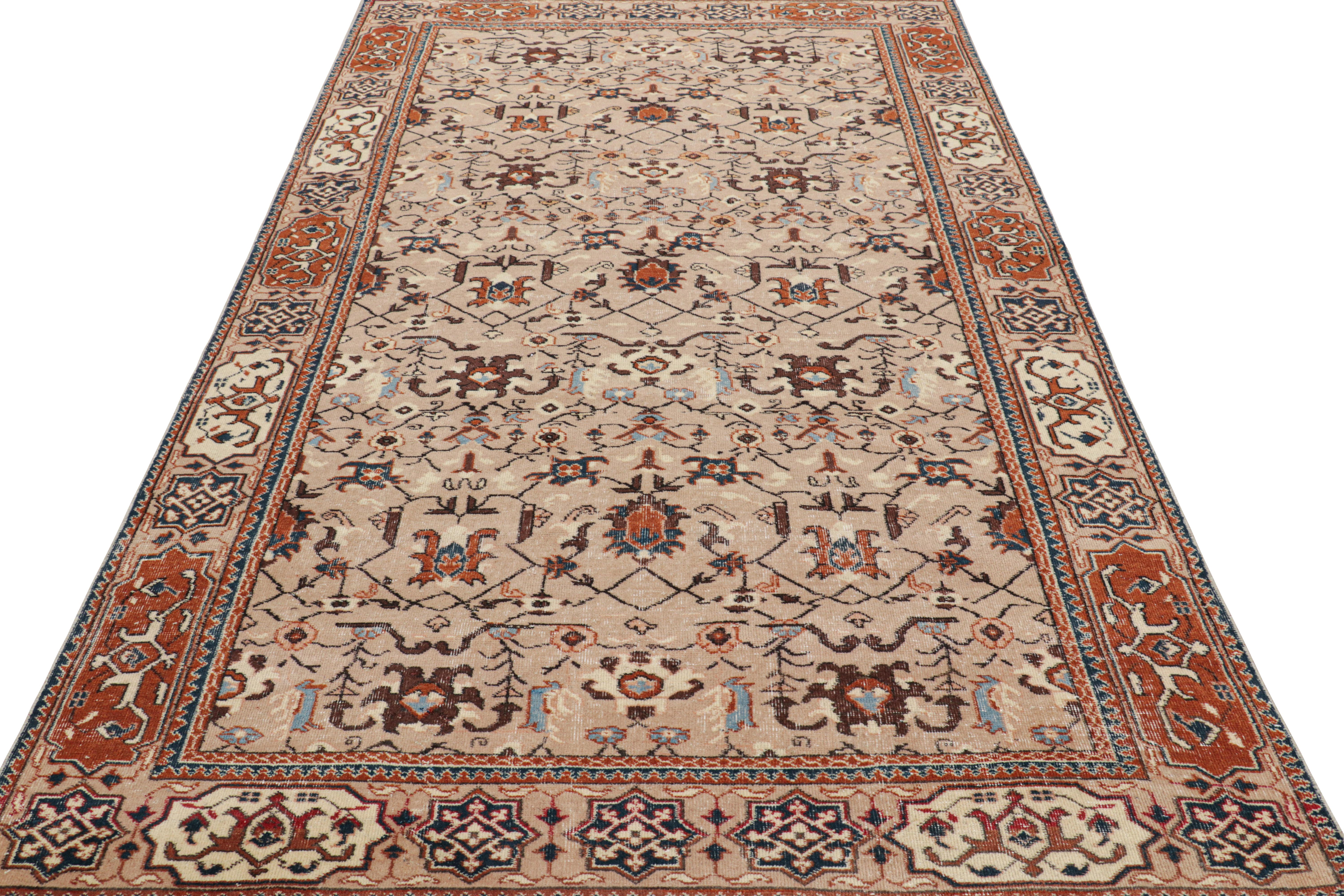 Türkischer Vintage-Teppich in Brown mit bunten geometrischen Mustern, von Rug & Kilim (Mitte des 20. Jahrhunderts) im Angebot