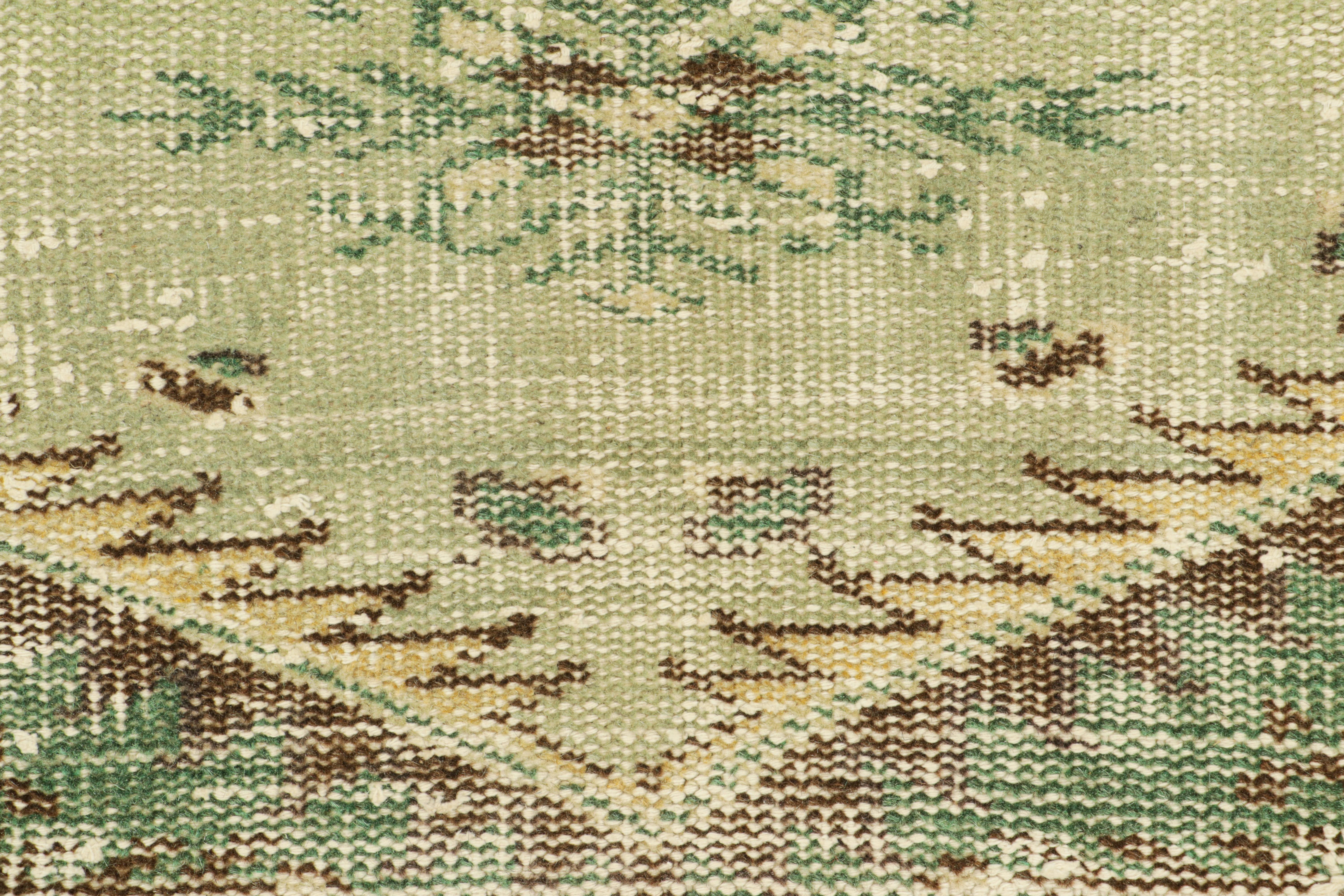 Türkischer Vintage-Teppich in Grün mit geometrischem Medaillon, von Rug & Kilim (Handgewebt) im Angebot