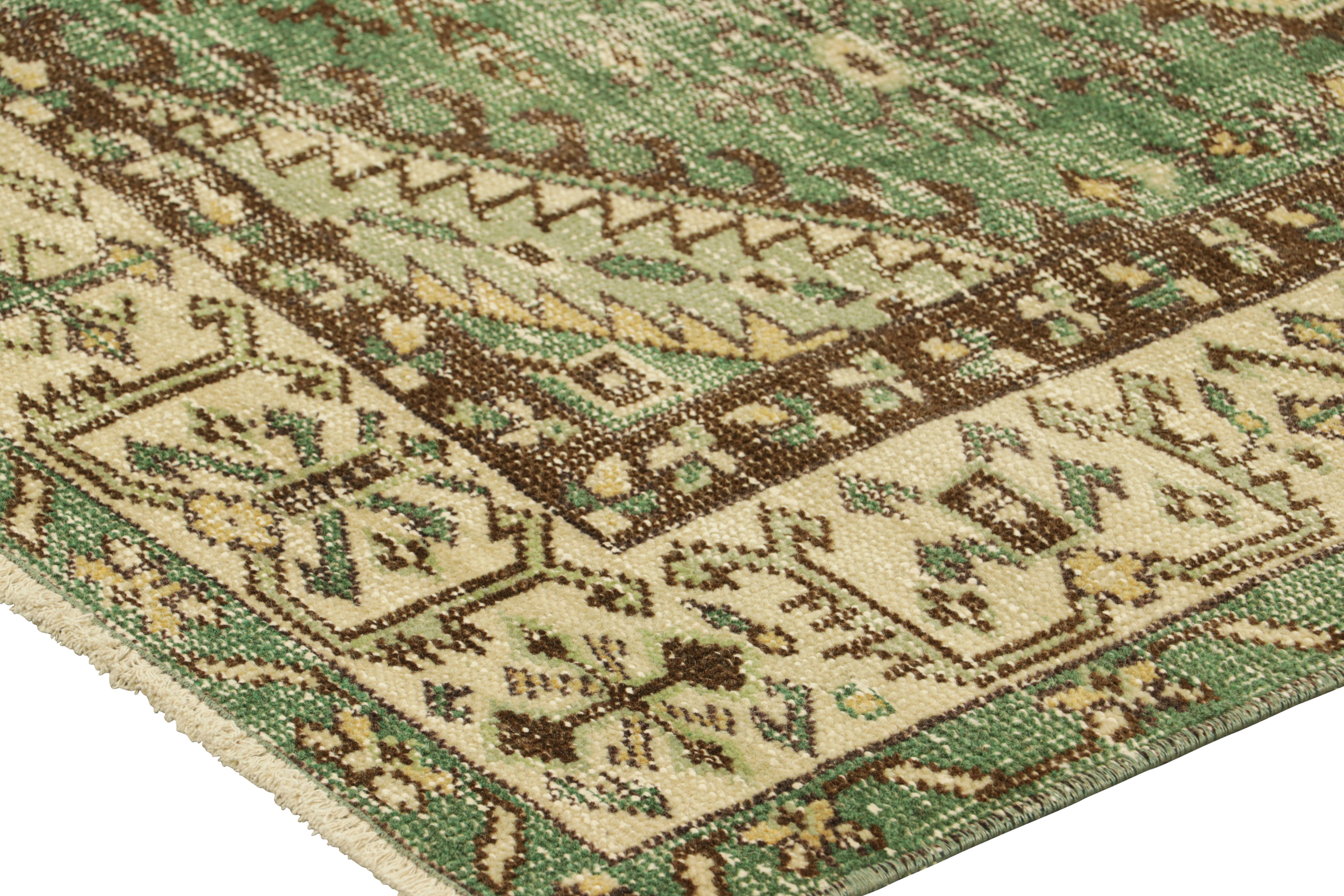 Türkischer Vintage-Teppich in Grün mit geometrischem Medaillon, von Rug & Kilim (Wolle) im Angebot