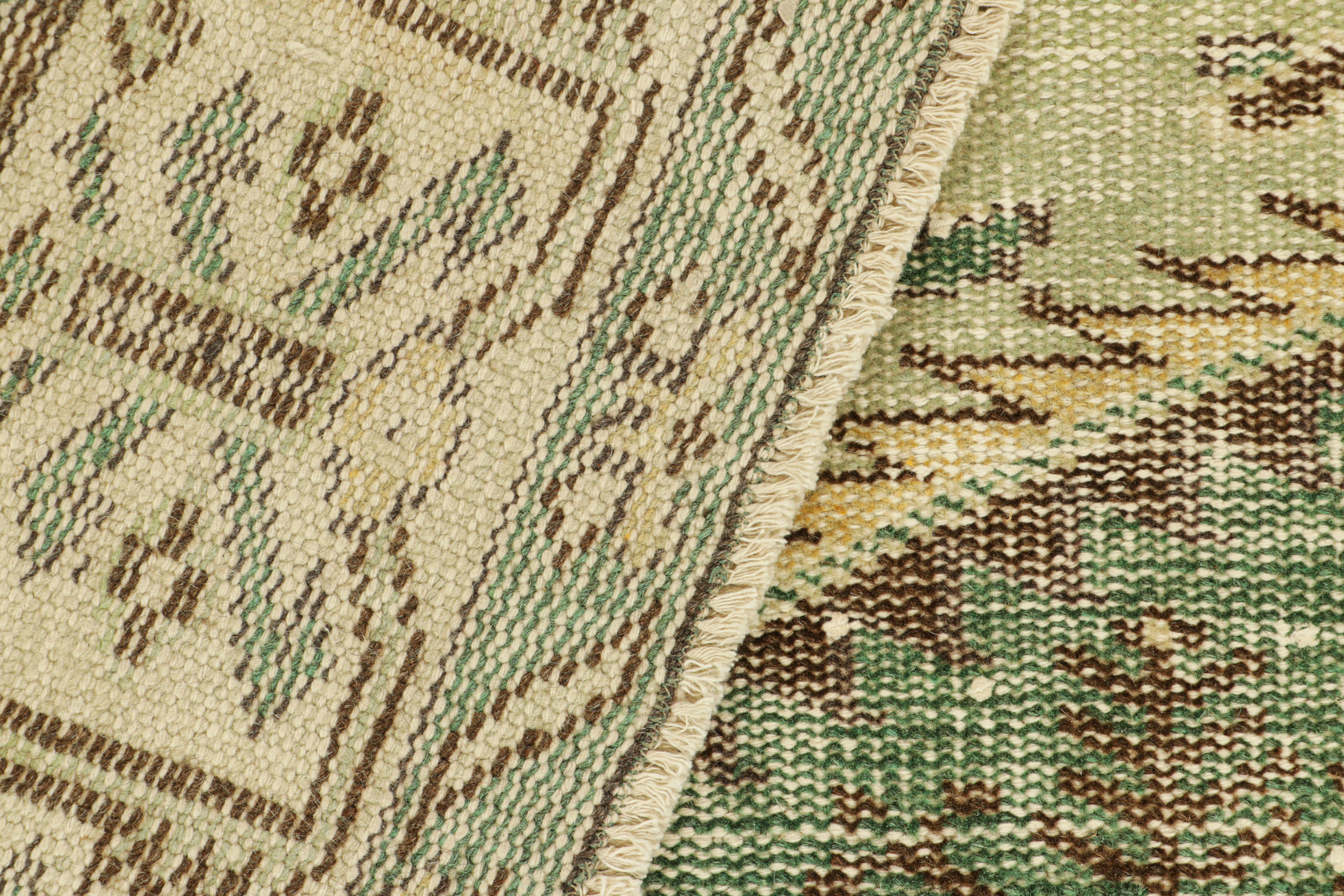 Türkischer Vintage-Teppich in Grün mit geometrischem Medaillon, von Rug & Kilim im Angebot 1