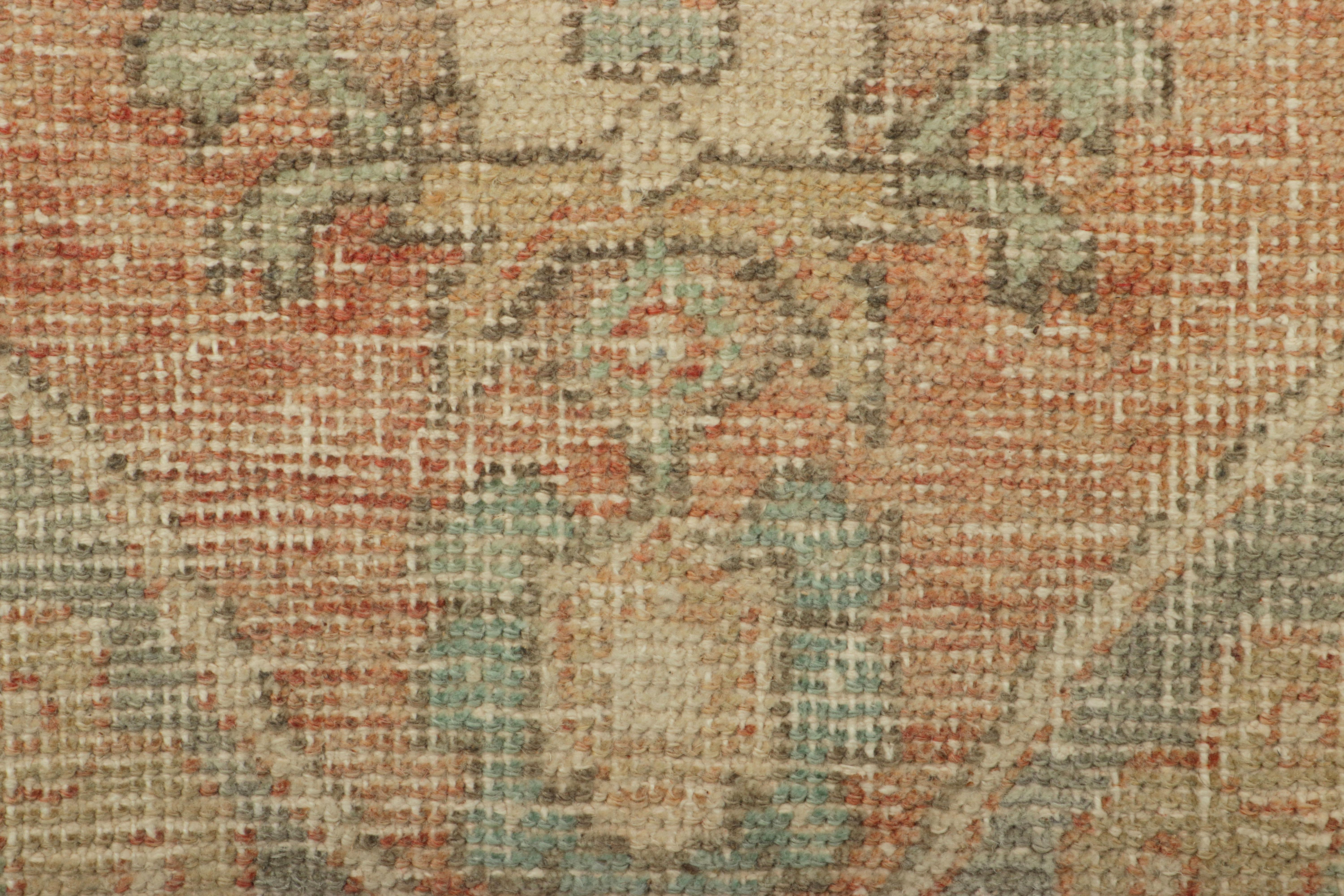 Metà XX secolo Tappeto turco vintage in rosa con medaglione floreale blu e crema  Rug & Kilim in vendita