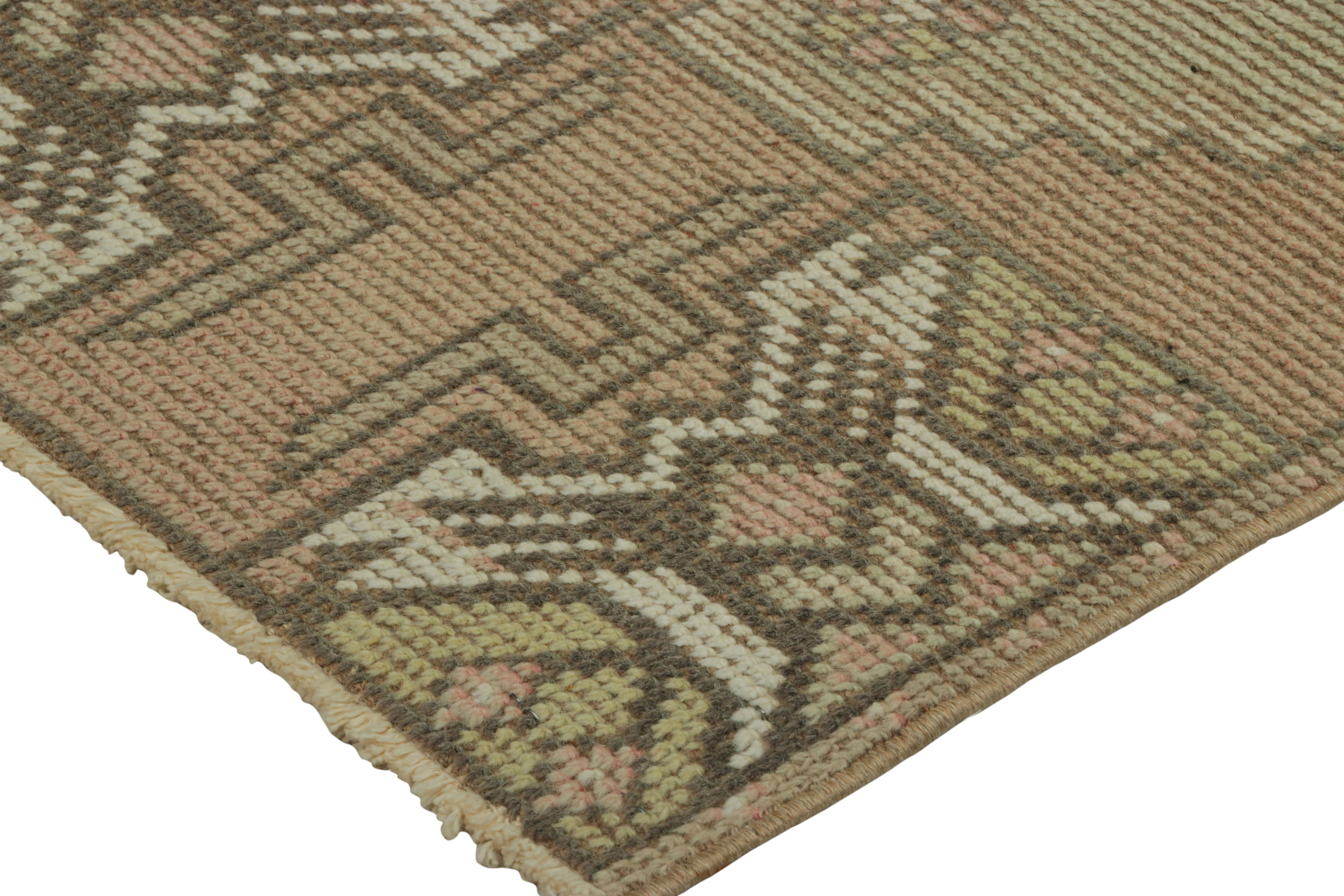 Alfombra turca vintage rosa con medallón geométrico azul y verde  Rug & Kilim Anudado a mano en venta