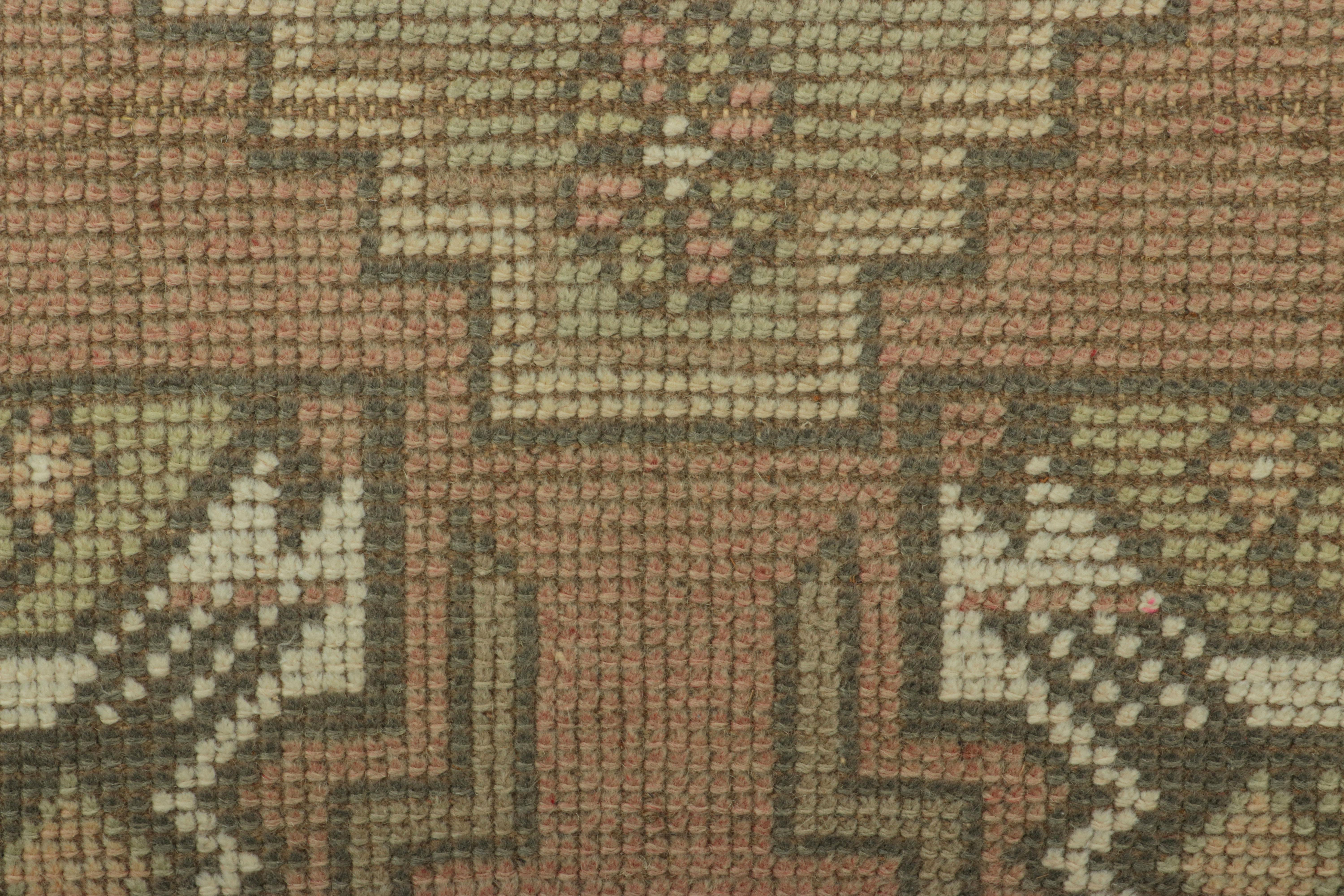 Alfombra turca vintage rosa con medallón geométrico azul y verde  Rug & Kilim mediados del siglo XX en venta