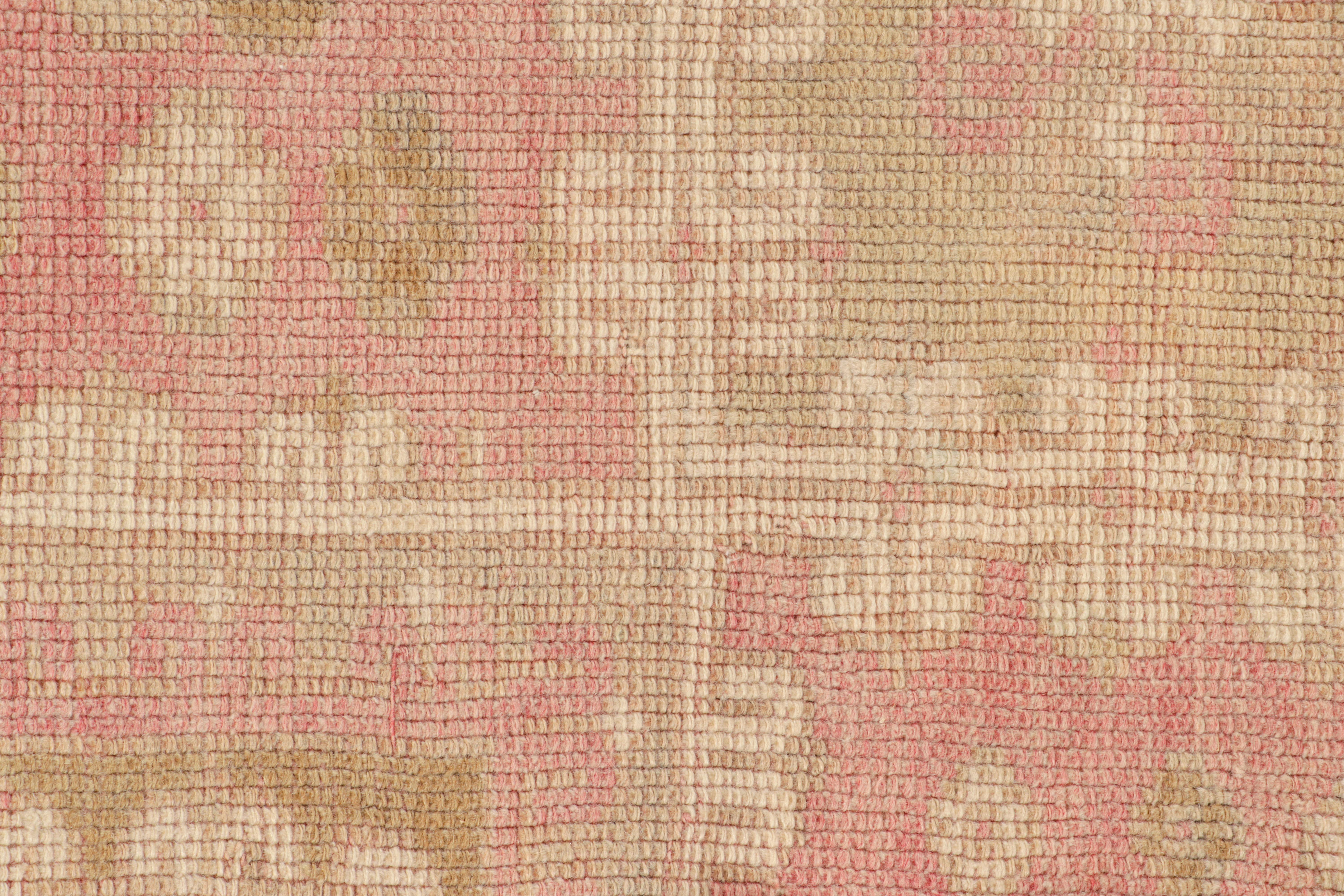 Türkischer Vintage-Teppich in Rosa, mit geometrischen Mustern, von Rug & Kilim (Handgeknüpft) im Angebot